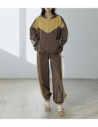 【リエディ/Re:EDIT】のナイロンタフタ配色ジョガーサイドラインパンツ 人気、トレンドファッション・服の通販 founy(ファニー) ファッション Fashion レディースファッション WOMEN パンツ Pants コンパクト Compact ストレート Straight タフタ Taffeta バランス Balance ブルゾン Blouson thumbnail ブラウン×イエロー|ID: prp329100004536918 ipo3291000000032059836
