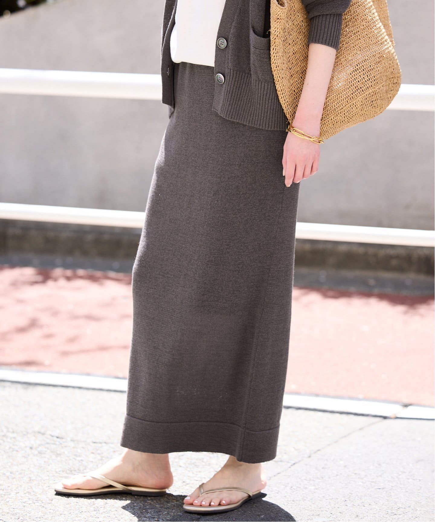 【スローブ イエナ/SLOBE IENA】のテープヤーンニットスカート インテリア・キッズ・メンズ・レディースファッション・服の通販 founy(ファニー) 　ファッション　Fashion　レディースファッション　WOMEN　スカート　Skirt　2025年　2025　2025春夏・S/S　Ss,Spring/Summer,2025　カーディガン　Cardigan　サンダル　Sandals　スリット　Slit　バランス　Balance　リラックス　Relax　カーキ|ID: prp329100004537029 ipo3291000000032303141