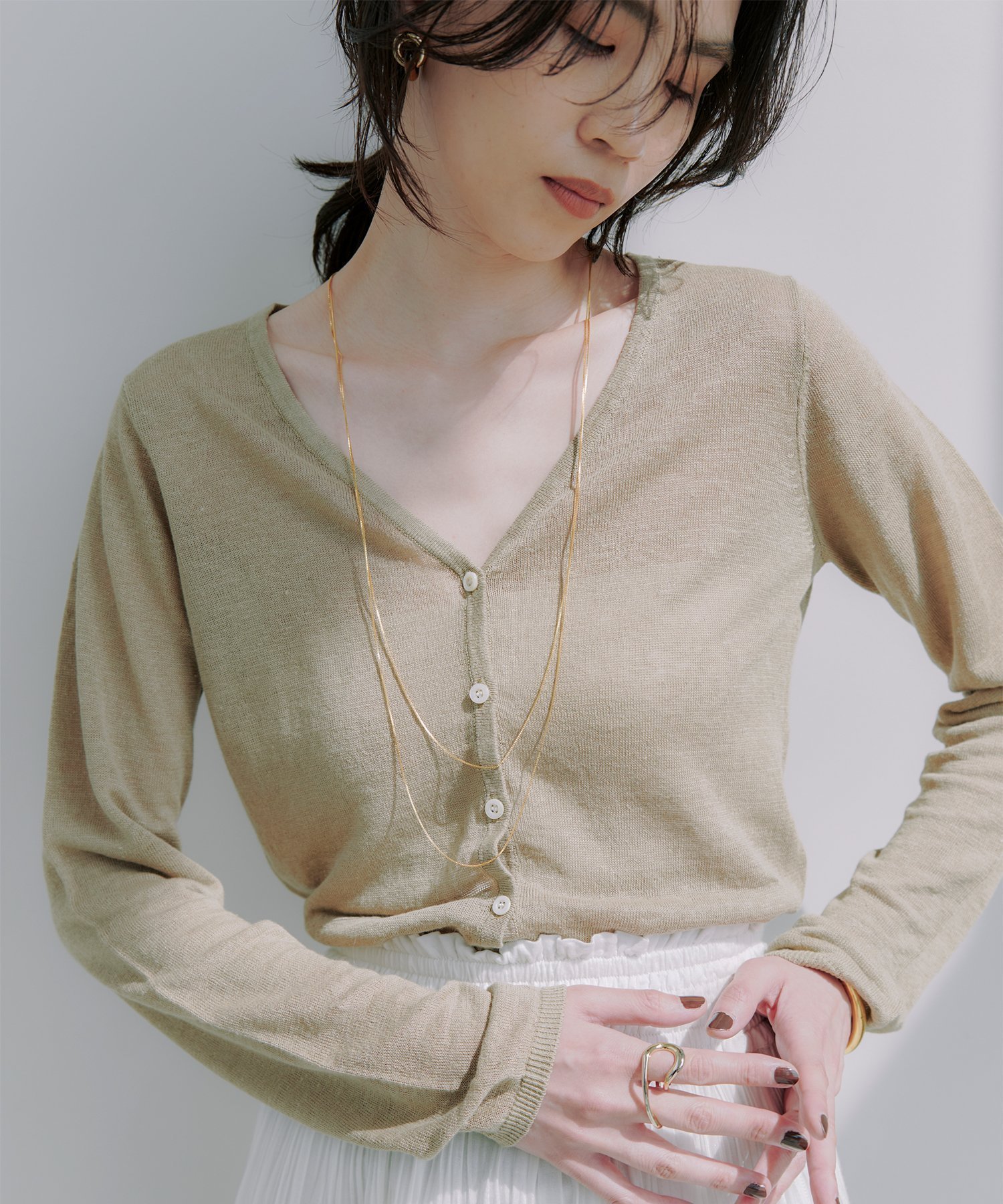 【アニュアンス/anuans】のItaly Linenベーシックニットカーディガン 人気、トレンドファッション・服の通販 founy(ファニー) 　ファッション　Fashion　レディースファッション　Fashion for Women　トップス・カットソー　Cut & Sew Tops　ニット　Knit Tops & Sweaters　カーディガン・羽織り　Layered Style Cardigans　イタリア　Italy　カーディガン　Cardigan, Knitwear　コンパクト　Compact, Small Size　シンプル　Simple, Minimal　デコルテ　Décolleté, Neckline　ラグジュアリー　Luxury, Elegant　リアル　Real, Realistic　リネン　Linen, Linen Fabric　エレガント 上品　Elegant　夏　Summer　長袖　Long Sleeve, Full Sleeve　 other-1|ID: prp329100004537593 ipo3291000000033226728