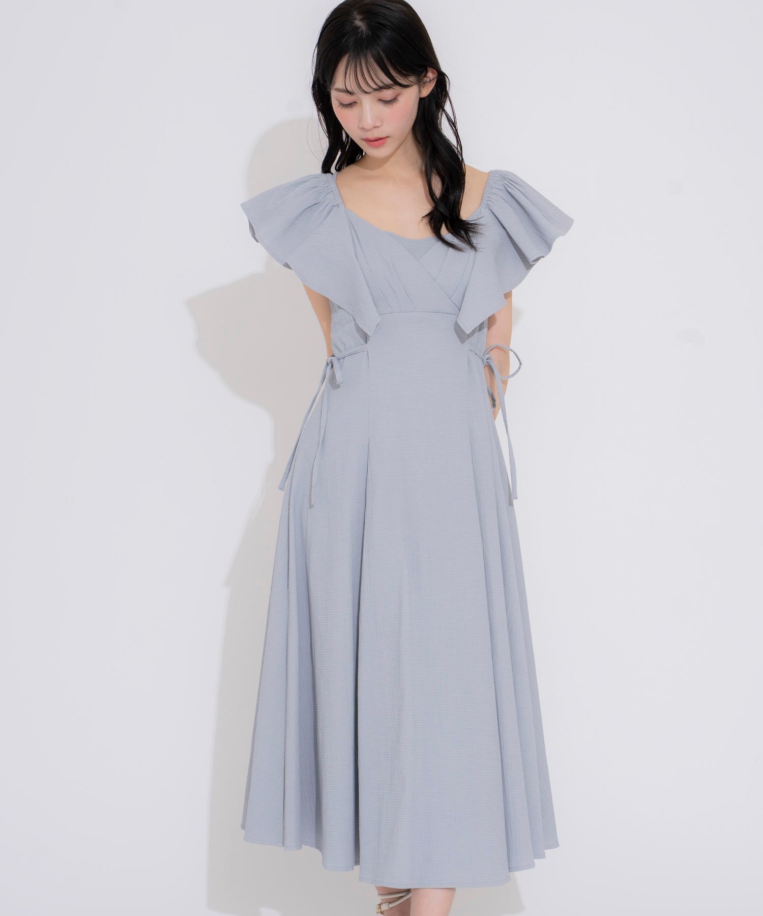 【ノエラ/Noela】の2WAYフリルサッカーワンピ インテリア・キッズ・メンズ・レディースファッション・服の通販 founy(ファニー) 　ファッション　Fashion　レディースファッション　WOMEN　ワンピース　Dress　オフショル　Off Shoulder　サッカー　Soccer　デコルテ　Decolletage　フリル　Frills　ポケット　Pocket　リボン　Ribbon　夏　Summer　サックス|ID: prp329100004537730 ipo3291000000032065036