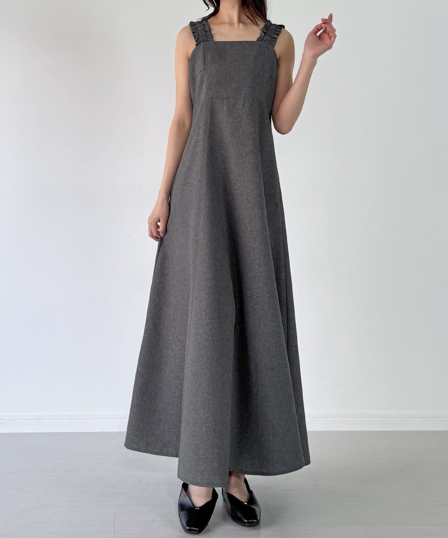 【ジュノア/JUNOAH】のフリルショルダーフレアキャミワンピース(薄手,裏地無し) インテリア・キッズ・メンズ・レディースファッション・服の通販 founy(ファニー) 　ファッション　Fashion　レディースファッション　Fashion for Women　ワンピース　Dresses　キャミソールワンピース　Camisole Dresses　チャコール|ID: prp329100004537777 ipo3291000000033205623