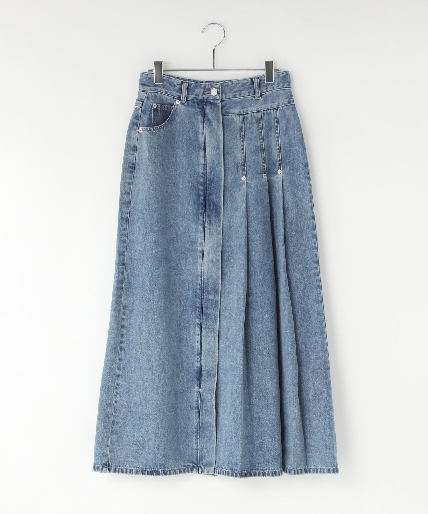 【ローリーズファーム/LOWRYS FARM】のデニムプリーツスカート インテリア・キッズ・メンズ・レディースファッション・服の通販 founy(ファニー) 　ファッション　Fashion　レディースファッション　Fashion for Women　スカート　Skirts　プリーツスカート / 上品フェミニンスタイル　Pleated Skirts　ジップ　Zip, Zipper　デニム　Denim, Jeans Material　フロント　Front, Front Design　プリーツ　Pleats, Pleated　ブルー85|ID: prp329100004538013 ipo3291000000032750087