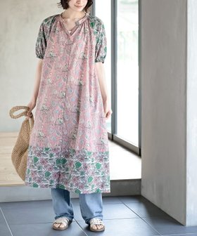 【アールピーエス/rps】のプリント切替ノーカラーワンピース 人気、トレンドファッション・服の通販 founy(ファニー) ファッション Fashion レディースファッション Fashion for Women ワンピース Dresses インド Indian Textile ギャザー Gathered, Ruffled 切替 Switching, Contrast Panel スキッパー Skipper, Open Collar プリント Print, Printed Pattern ボタニカル Botanical, Floral Pattern ポケット Pocket, Pocket Detail リゾート Resort, Vacation Style リラックス Relax, Relaxed Fit 夏 Summer |ID:prp329100004538065