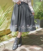 【アクシーズファム/axes femme】のコスモス刺繍デニムスカート 黒|ID: prp329100004538150 ipo3291000000032639644