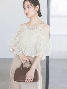 【スナイデル/SNIDEL】 Sustainableギャザーオフショルブラウス人気、トレンドファッション・服の通販 founy(ファニー) ファッション Fashion レディースファッション Ladies' Fashion Online トップス・カットソー Tops/Tshirt シャツ/ブラウス Shirts/Blouses ウェーブ Wave エレガント 上品 Elegant オフショル Off Shoulder オーガンジー Organdy ギンガム Gingham 今季 This Season シフォン Chiffon シャーリング Shirring ストレート Straight チェック Check デコルテ Decolletage 定番 Standard 人気 Popularity バランス Balance フィット Fit フリル Frills フレア Flare プリーツ Pleats 無地 Plain Color ラップ Wrap レース Race ロマンティック Romantic おすすめ Recommend |ID:prp329100004538188