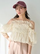 【スナイデル/SNIDEL】のSustainableギャザーオフショルブラウス 人気、トレンドファッション・服の通販 founy(ファニー) ファッション Fashion レディースファッション Fashion for Women トップス・カットソー Cut & Sew Tops シャツ・ブラウス・オフィスカジュアル Elegant Blouses & Button-Ups ウェーブ Wavy Pattern エレガント 上品 Elegant オーガンジー Organza Fabric ギンガム Gingham, Gingham Fabric 今季 This Season, Current Season シフォン Chiffon, Lightweight Fabric シャーリング Shirring, Ruched ストレート Straight, Straight Cut チェック Check, Plaid, Tartan デコルテ Décolleté, Neckline 定番 Standard, Basic Item 人気 Popular, Best Seller バランス Balance, Style Balance フィット Fit, Slim Fit フリル Frill, Ruffle フレア Flare, Flared プリーツ Pleats, Pleated 無地 Plain, Solid Color ラップ Wrap, Wrap Design レース Lace, Lace Fabric ロマンティック Romantic, Feminine Style おすすめ Recommended / Our Picks thumbnail IVR[003]|ID: prp329100004538188 ipo3291000000033097696