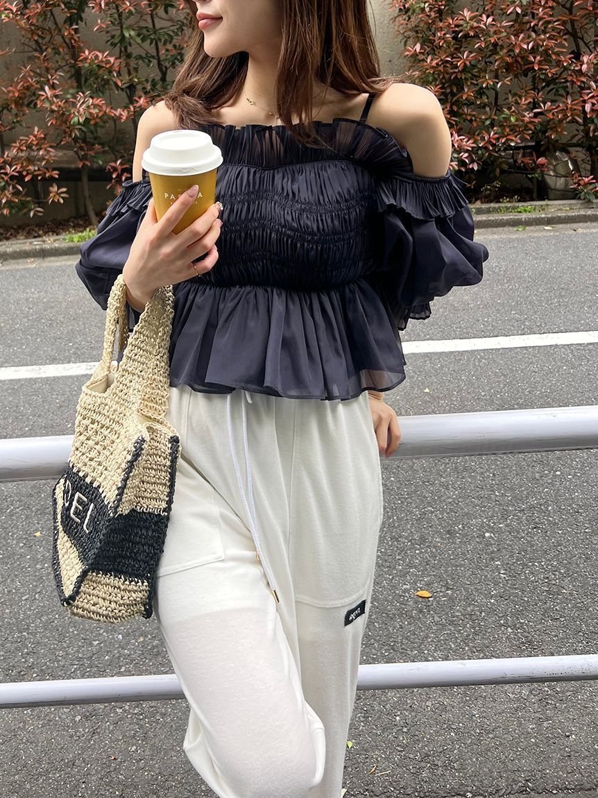【スナイデル/SNIDEL】のSustainableギャザーオフショルブラウス インテリア・キッズ・メンズ・レディースファッション・服の通販 founy(ファニー) 　ファッション　Fashion　レディースファッション　Fashion for Women　トップス・カットソー　Cut & Sew Tops　シャツ・ブラウス・オフィスカジュアル　Elegant Blouses & Button-Ups　ウェーブ　Wavy Pattern　エレガント 上品　Elegant　オーガンジー　Organza Fabric　ギンガム　Gingham, Gingham Fabric　今季　This Season, Current Season　シフォン　Chiffon, Lightweight Fabric　シャーリング　Shirring, Ruched　ストレート　Straight, Straight Cut　チェック　Check, Plaid, Tartan　デコルテ　Décolleté, Neckline　定番　Standard, Basic Item　人気　Popular, Best Seller　バランス　Balance, Style Balance　フィット　Fit, Slim Fit　フリル　Frill, Ruffle　フレア　Flare, Flared　プリーツ　Pleats, Pleated　無地　Plain, Solid Color　ラップ　Wrap, Wrap Design　レース　Lace, Lace Fabric　ロマンティック　Romantic, Feminine Style　おすすめ　Recommended / Our Picks　NVY[089]|ID: prp329100004538188 ipo3291000000033097698