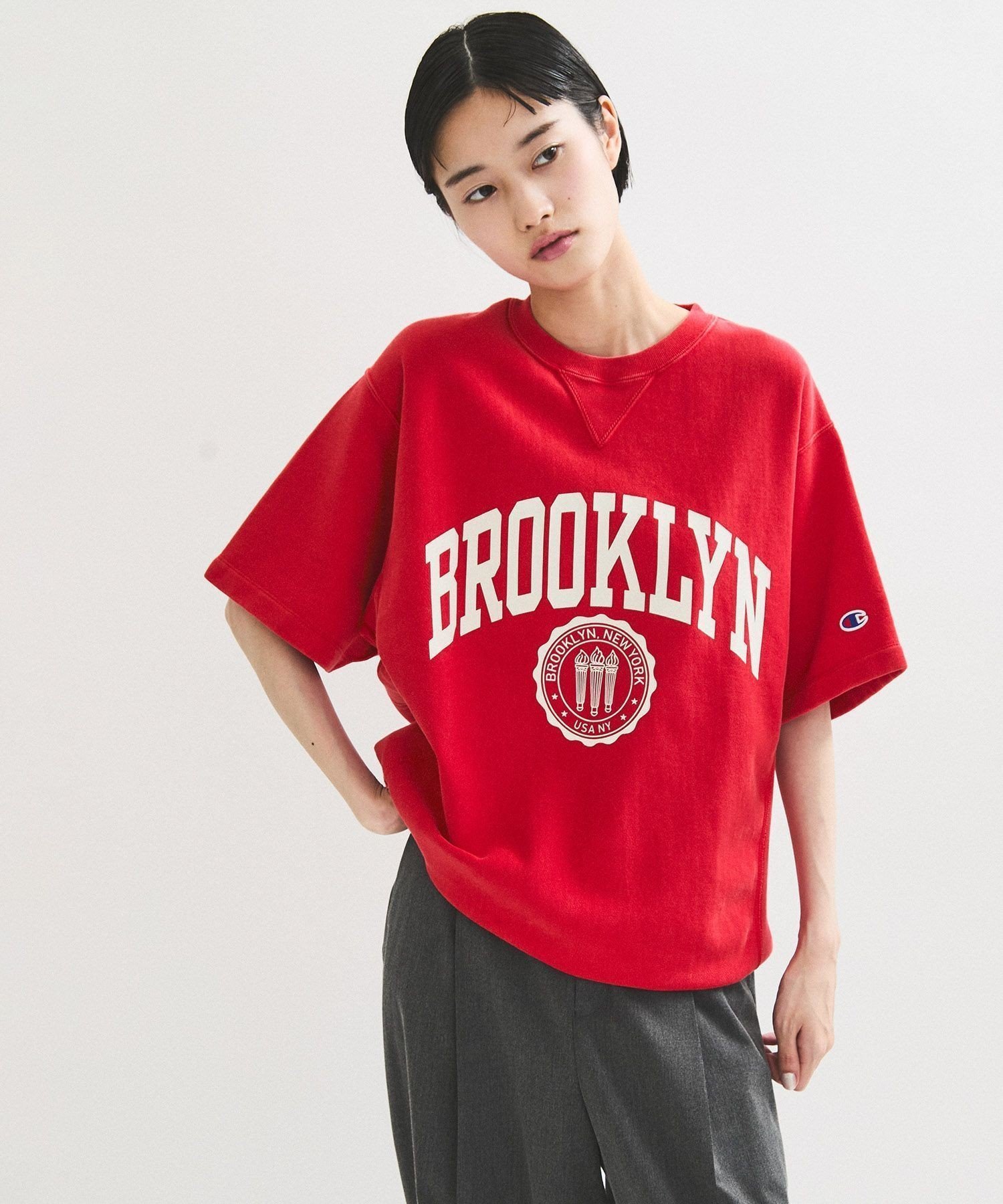 【アダム エ ロペ/ADAM ET ROPE'】の【Champion for ADAM ET ROPE 】EX REVERSE WEAVE SHORT SLEEVE SWEATSHIRT インテリア・キッズ・メンズ・レディースファッション・服の通販 founy(ファニー) 　ファッション　Fashion　レディースファッション　Fashion for Women　トップス・カットソー　Cut & Sew Tops　シャツ・ブラウス・オフィスカジュアル　Elegant Blouses & Button-Ups　レディースパーカー・カジュアルフーディー　Casual Hoodies & Sweatshirts　ロングTシャツ・Tシャツ　Longline T-Shirts & Tees　スウェット・クルーネックトップス　Sweatshirts & Crewnecks / Relaxed Fit Sweat Tops　春　Spring　スラックス　Slacks, Dress Pants　デニム　Denim, Jeans Material　トレンド　Trend, Trending Now　定番　Standard, Basic Item　ニューヨーク　New York, NYC Style　パターン　Pattern, Design Print　プリント　Print, Printed Pattern　別注　Limited Edition, Custom Order　ワイド　Wide, Wide Fit　S/S・春夏　SS, Spring/Summer, Warm Season　夏　Summer　2025年　2025　2025春夏・S/S　Spring/Summer 2025 SS25　レッド(60)|ID: prp329100004538483 ipo3291000000033601785
