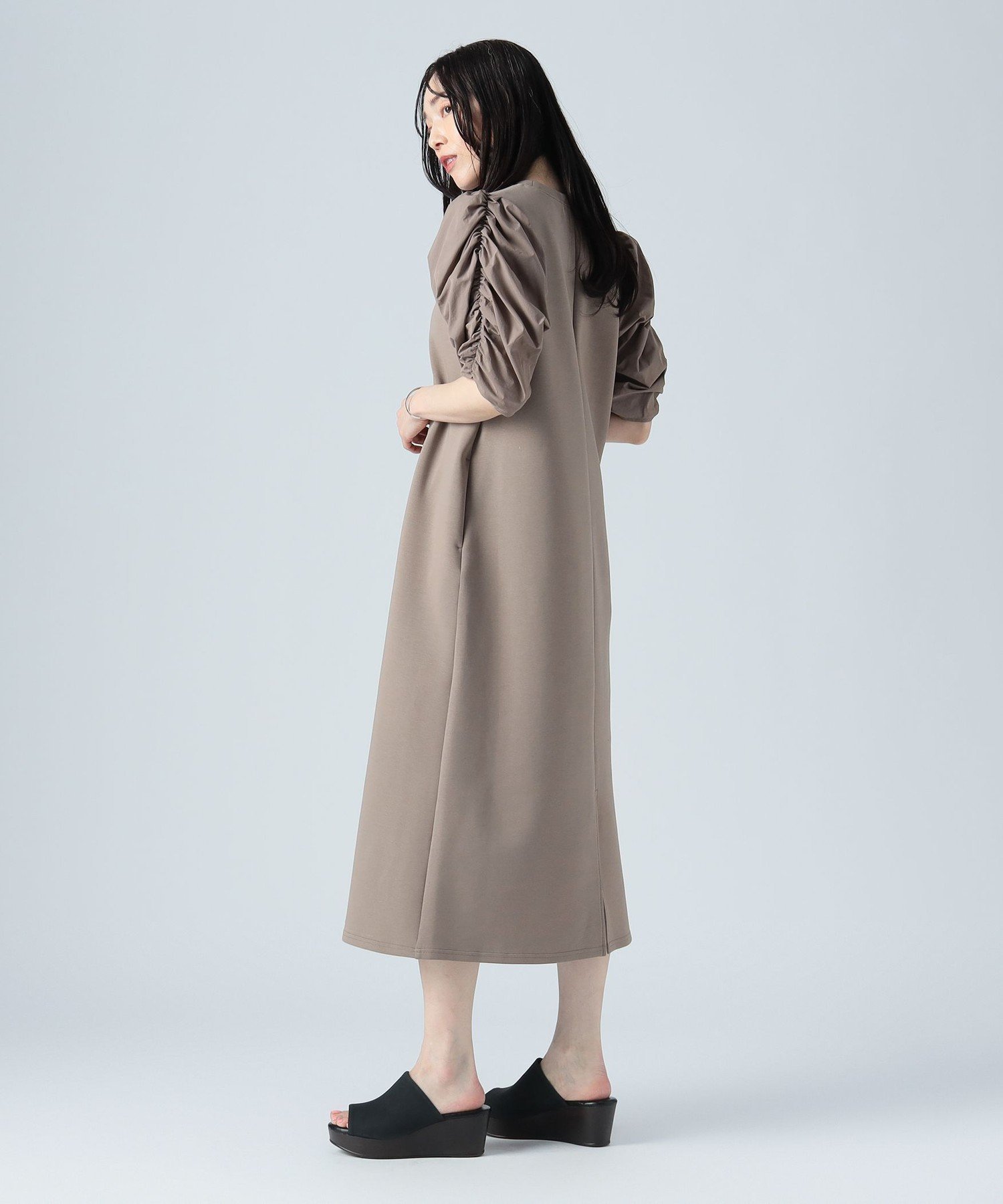 【ビームス ハート/BEAMS HEART】のギャザースリーブ ワンピース 人気、トレンドファッション・服の通販 founy(ファニー) 　ファッション　Fashion　レディースファッション　WOMEN　ワンピース　Dress　ウェーブ　Wave　カットソー　Cut And Sew　キャップ　Cap　ギャザー　Gather　サンダル　Sandals　シャーリング　Shirring　シンプル　Simple　スニーカー　Sneakers　スリット　Slit　スリーブ　Sleeve　デニム　Denim　リラックス　Relax　おすすめ　Recommend　 other-1|ID: prp329100004538750 ipo3291000000032120887