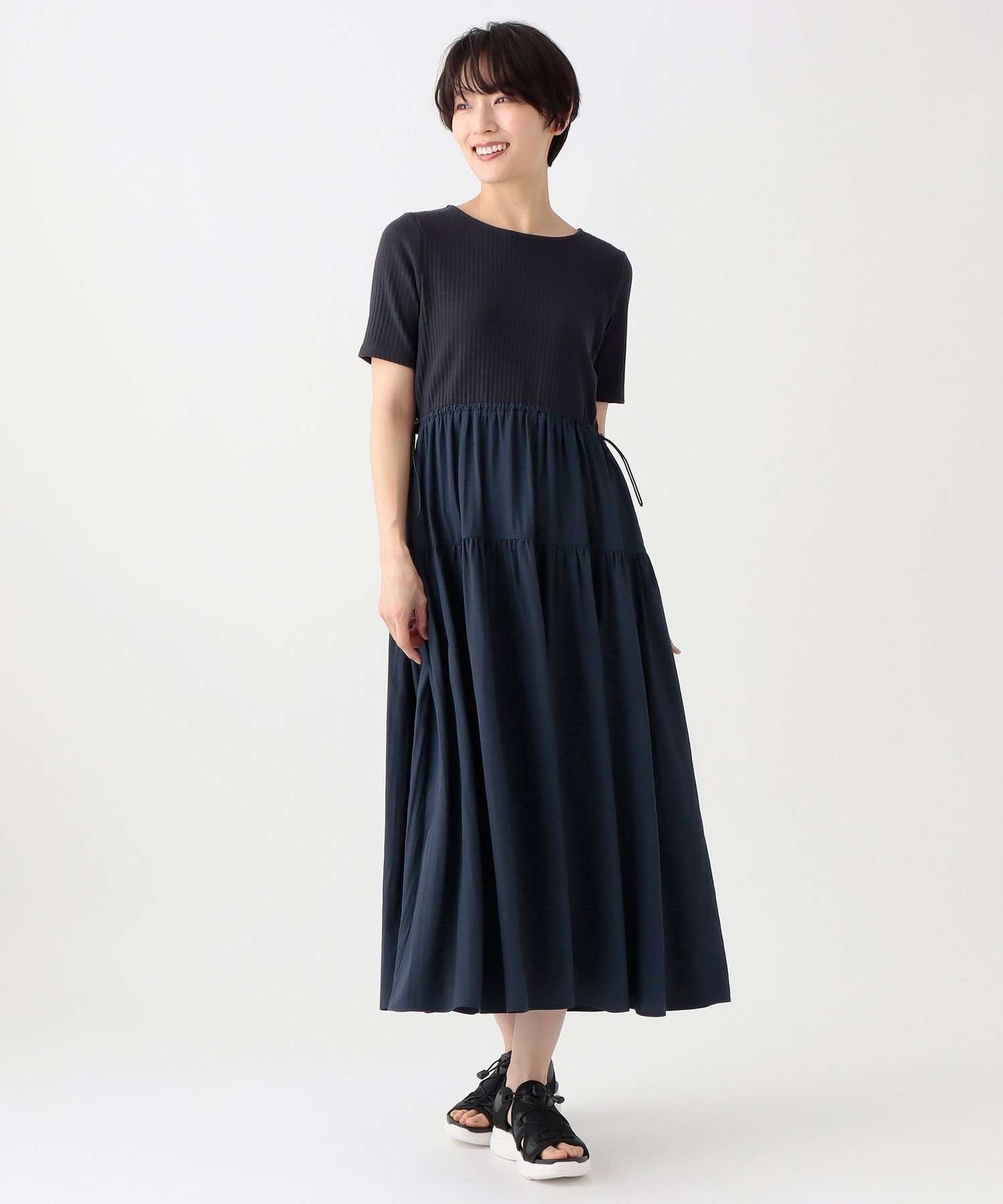 【アフタヌーンティー リビング/Afternoon Tea LIVING】のカットコンビワンピース インテリア・キッズ・メンズ・レディースファッション・服の通販 founy(ファニー) 　ファッション　Fashion　レディースファッション　WOMEN　ワンピース　Dress　アクセサリー　Accessories　エレガント 上品　Elegant　シンプル　Simple　ドローコード　Draw Cord　ネックレス　Necklace　バランス　Balance　ヘムライン　Hemline　ネイビー|ID: prp329100004538766 ipo3291000000032070549