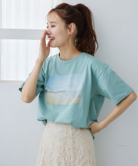 【ミスティ ウーマン/mysty woman】の【/花盛友里さんコラボ】コラボフォトレギュラーTシャツ 人気、トレンドファッション・服の通販 founy(ファニー) ファッション Fashion レディースファッション WOMEN トップス・カットソー Tops/Tshirt シャツ/ブラウス Shirts/Blouses ロング / Tシャツ T-Shirts コラボ Collaboration パターン Pattern フェミニン Feminine フレア Flare フロント Front プリント Print リラックス Relax |ID:prp329100004538830