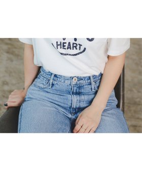 【ビームス ハート/BEAMS HEART】のスマイルロゴ Tシャツ(M~L) 人気、トレンドファッション・服の通販 founy(ファニー) ファッション Fashion レディースファッション Fashion for Women トップス・カットソー Cut & Sew Tops シャツ・ブラウス・オフィスカジュアル Elegant Blouses & Button-Ups ロングTシャツ・Tシャツ Longline T-Shirts & Tees おすすめ Recommended / Our Picks インナー Innerwear コンパクト Compact, Small Size シンプル Simple, Minimal ジャケット Jacket, Outerwear パーカー Hoodie, Parka 人気 Popular, Best Seller 定番 Standard, Basic Item |ID:prp329100004538874