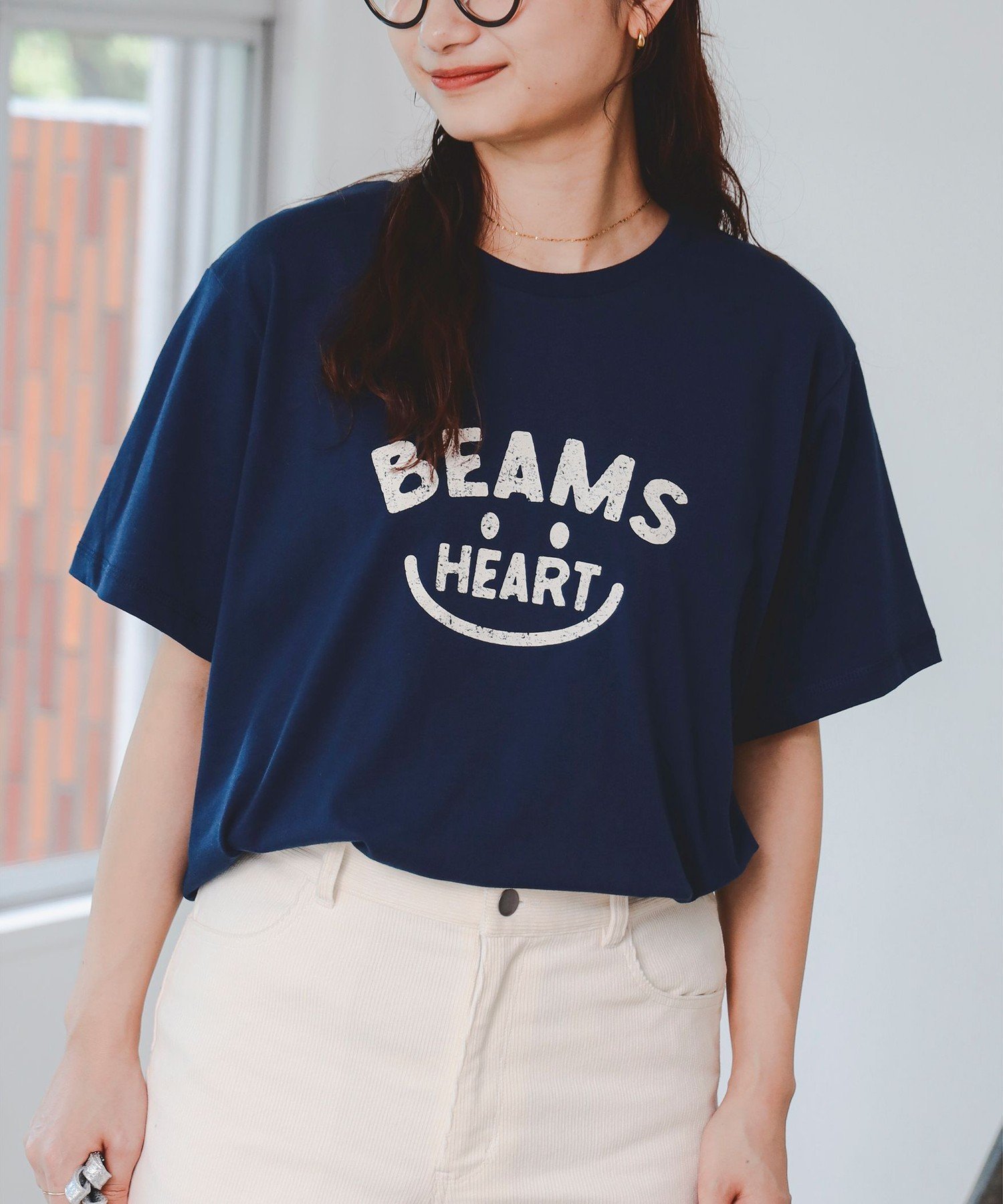 【ビームス ハート/BEAMS HEART】のスマイルロゴ Tシャツ(M~L) インテリア・キッズ・メンズ・レディースファッション・服の通販 founy(ファニー) 　ファッション　Fashion　レディースファッション　Fashion for Women　トップス・カットソー　Cut & Sew Tops　シャツ・ブラウス・オフィスカジュアル　Elegant Blouses & Button-Ups　ロングTシャツ・Tシャツ　Longline T-Shirts & Tees　おすすめ　Recommended / Our Picks　インナー　Innerwear　コンパクト　Compact, Small Size　シンプル　Simple, Minimal　ジャケット　Jacket, Outerwear　パーカー　Hoodie, Parka　人気　Popular, Best Seller　定番　Standard, Basic Item　NAVY|ID: prp329100004538874 ipo3291000000033649349