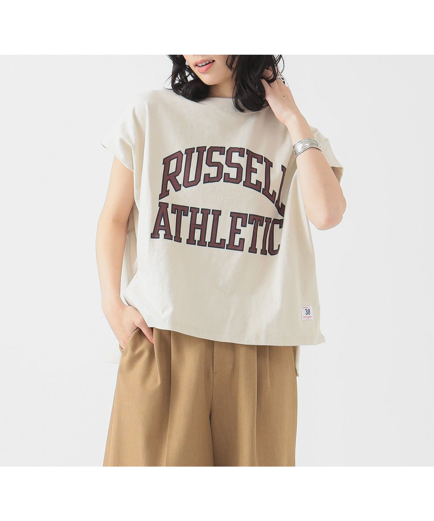 【ビーミングライフストアバイビームス/B:MING LIFE STORE by BEAMS】の【別注】RUSSELL ATHLETIC / クラシック スクエア Tシャツ 25SS インテリア・キッズ・メンズ・レディースファッション・服の通販 founy(ファニー) 　ファッション　Fashion　レディースファッション　WOMEN　トップス・カットソー　Tops/Tshirt　シャツ/ブラウス　Shirts/Blouses　ロング / Tシャツ　T-Shirts　2025年　2025　2025春夏・S/S　Ss,Spring/Summer,2025　おすすめ　Recommend　クラシック　Classic　スクエア　Square　ラッセル　Russell　別注　Special Order　CHALK|ID: prp329100004538940 ipo3291000000032314783