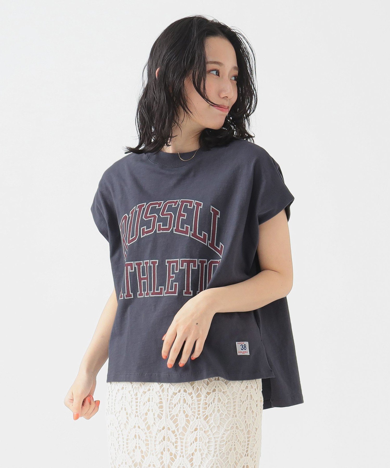 【ビーミングライフストアバイビームス/B:MING LIFE STORE by BEAMS】の【別注】RUSSELL ATHLETIC / クラシック スクエア Tシャツ 25SS インテリア・キッズ・メンズ・レディースファッション・服の通販 founy(ファニー) 　ファッション　Fashion　レディースファッション　WOMEN　トップス・カットソー　Tops/Tshirt　シャツ/ブラウス　Shirts/Blouses　ロング / Tシャツ　T-Shirts　2025年　2025　2025春夏・S/S　Ss,Spring/Summer,2025　おすすめ　Recommend　クラシック　Classic　スクエア　Square　ラッセル　Russell　別注　Special Order　CHARCOAL.GRAY|ID: prp329100004538940 ipo3291000000032314784