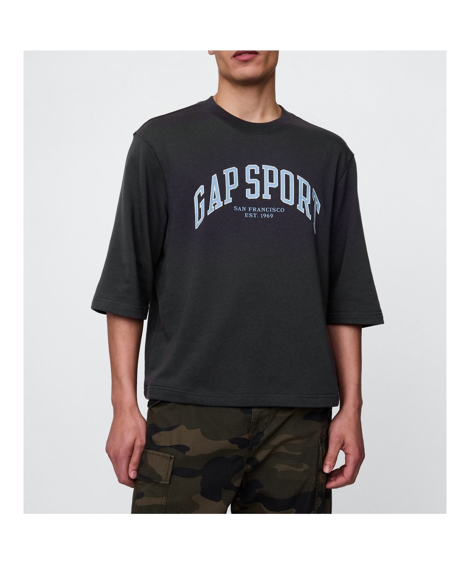 【ギャップ/GAP】のオーバーサイズ GAPグラフィック フレンチテリー クルーネックスウェット インテリア・キッズ・メンズ・レディースファッション・服の通販 founy(ファニー) 　ファッション　Fashion　レディースファッション　Fashion for Women　トップス・カットソー　Cut & Sew Tops　レディースパーカー・カジュアルフーディー　Casual Hoodies & Sweatshirts　スウェット・クルーネックトップス　Sweatshirts & Crewnecks / Relaxed Fit Sweat Tops　グラフィック　Graphic, Graphic Design　ショート　Short, Short Length　スリーブ　Sleeve, Long Sleeve / Short Sleeve　フレンチ　French, French Style　ラウンド　Round, Round Neck　MOONLESS_NIGHT|ID: prp329100004538942 ipo3291000000032626208