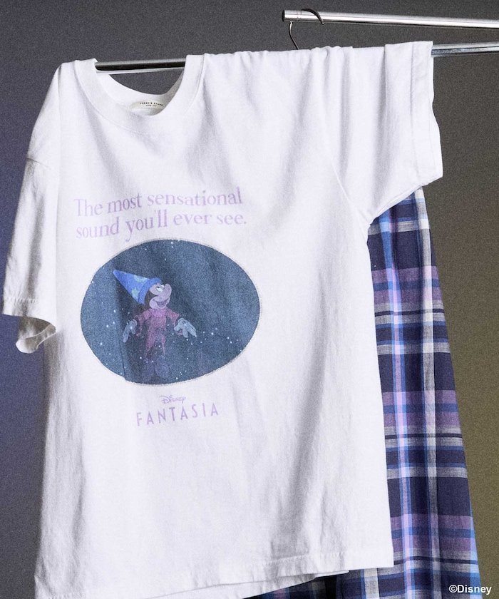 【フリークスストア/FREAK'S STORE】の【DISNEY FANTASIA】 箔フロントプリント Tシャツ/ディズニー/ファンタジア/ミッキーマウス 25SS インテリア・キッズ・メンズ・レディースファッション・服の通販 founy(ファニー) 　ファッション　Fashion　レディースファッション　WOMEN　トップス・カットソー　Tops/Tshirt　シャツ/ブラウス　Shirts/Blouses　ロング / Tシャツ　T-Shirts　2025年　2025　2025春夏・S/S　Ss,Spring/Summer,2025　トレンド　Trend　フロント　Front　プリント　Print　夏　Summer　S/S・春夏　Ss・Spring/Summer　オフホワイト|ID: prp329100004538953 ipo3291000000032358467
