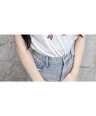 【イング/INGNI】のリボンロゴTシャツ 人気、トレンドファッション・服の通販 founy(ファニー) ファッション Fashion レディースファッション Fashion for Women トップス・カットソー Cut & Sew Tops シャツ・ブラウス・オフィスカジュアル Elegant Blouses & Button-Ups ロングTシャツ・Tシャツ Longline T-Shirts & Tees おすすめ Recommended / Our Picks シンプル Simple, Minimal チュール Tulip, Tulip Motif フロント Front, Front Design ベーシック Basic, Essential リボン Ribbon, Bow 無地 Plain, Solid Color thumbnail オフホワイト/アカ|ID: prp329100004539008 ipo3291000000033674395