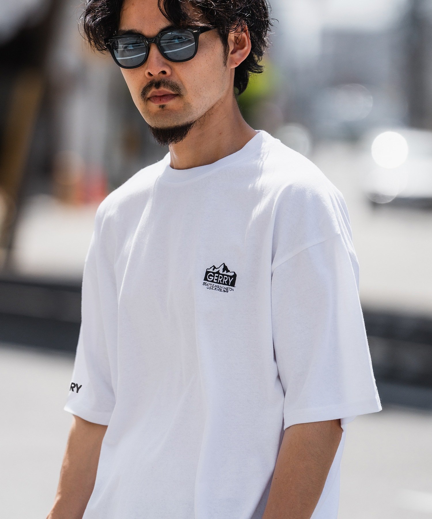 【インプローブス/improves / MEN】のGERRY ジェリー 別注 マウンテン 刺しゅう 半袖Tシャツ インテリア・キッズ・メンズ・レディースファッション・服の通販 founy(ファニー) 　ファッション　Fashion　メンズファッション　MEN　アウトドア　Outdoor　アメリカン　American　カーゴパンツ　Cargo Pants　ショーツ　Shorts　シンプル　Simple　デニム　Denim　トレンド　Trend　定番　Standard　長袖　Long Sleeve　パープル　Purple　別注　Special Order　半袖　Short Sleeve　ワイド　Wide　ワンポイント　One Point　おすすめ　Recommend　ホワイト|ID: prp329100004539065 ipo3291000000032072220