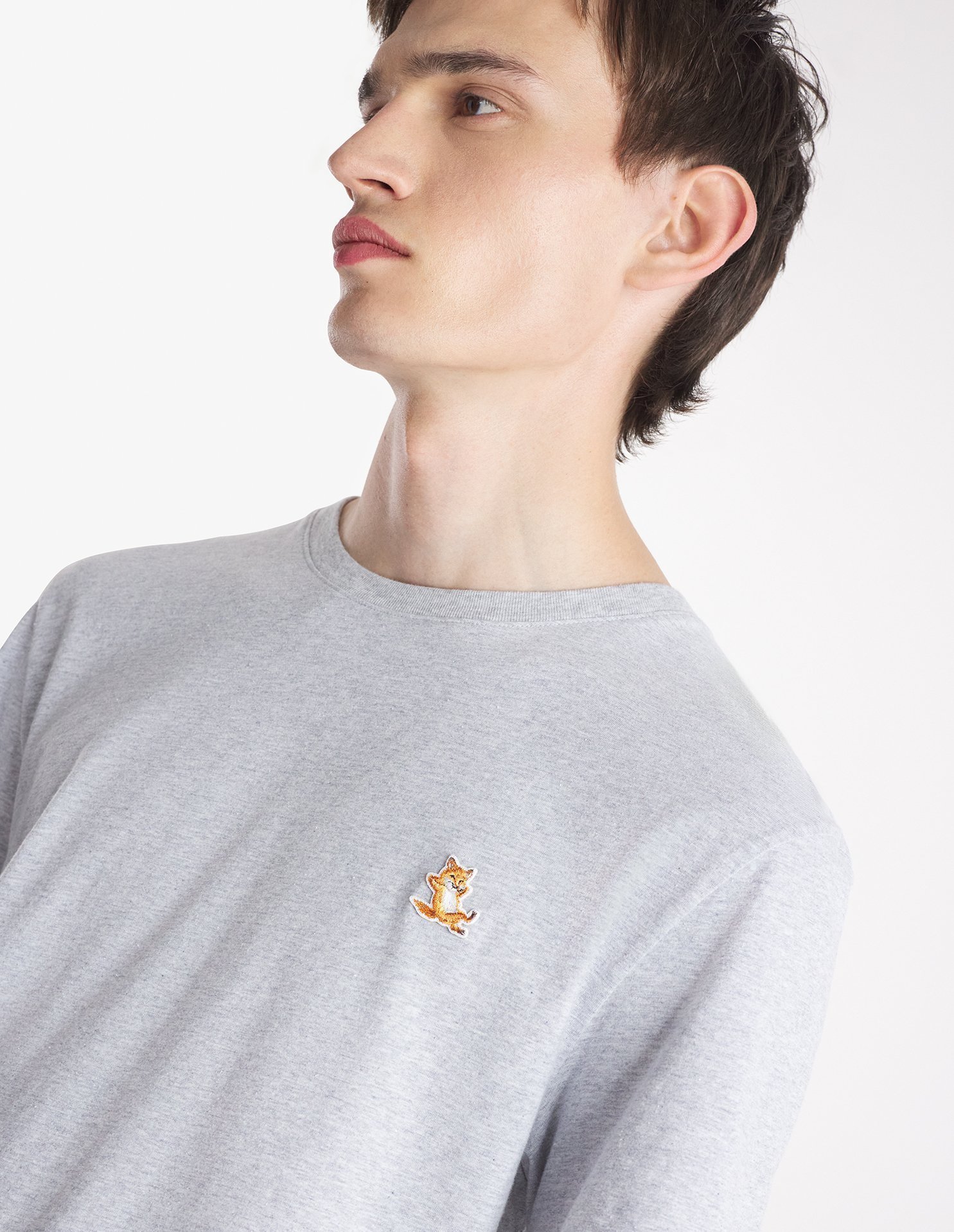 【メゾン キツネ/MAISON KITSUNE】のMaison Kitsune/CHILLAX FOX PATCH REGULAR TEE SHIRT インテリア・キッズ・メンズ・レディースファッション・服の通販 founy(ファニー) 　ファッション　Fashion　レディースファッション　Ladies' Fashion Online　トップス・カットソー　Tops/Tshirt　シャツ/ブラウス　Shirts/Blouses　冬　Winter　クラシック　Classic　ショート　Short　ジャージー　Jersey　スリーブ　Sleeve　パッチ　Patch　半袖　Short Sleeve　無地　Plain Color　A/W・秋冬　Aw・Autumn/Winter・Fw・Fall-Winter　LIGHT GREY MELANGE|ID: prp329100004539146 ipo3291000000032417823
