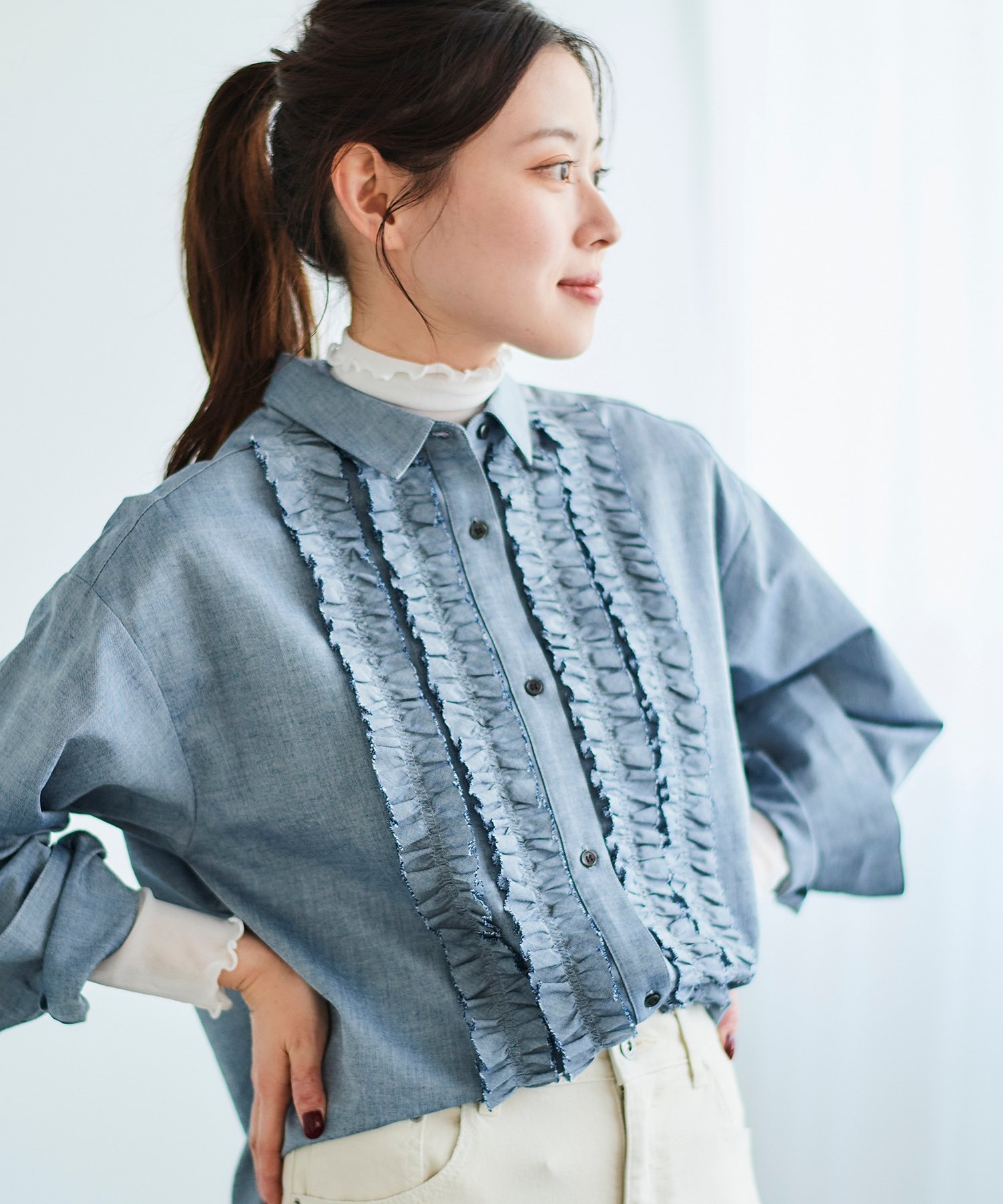【ルクールブラン/le.coeur blanc】のフロントフリルレギュラーカラーシャツ 人気、トレンドファッション・服の通販 founy(ファニー) 　ファッション　Fashion　レディースファッション　WOMEN　トップス・カットソー　Tops/Tshirt　シャツ/ブラウス　Shirts/Blouses　ウェーブ　Wave　カフス　Cuffs　シンプル　Simple　ストレート　Straight　人気　Popularity　フリル　Frills　フロント　Front　レギュラー　Regular　ロング　Long　おすすめ　Recommend　2025年　2025　2025春夏・S/S　Ss,Spring/Summer,2025　 other-1|ID: prp329100004539261 ipo3291000000032073254