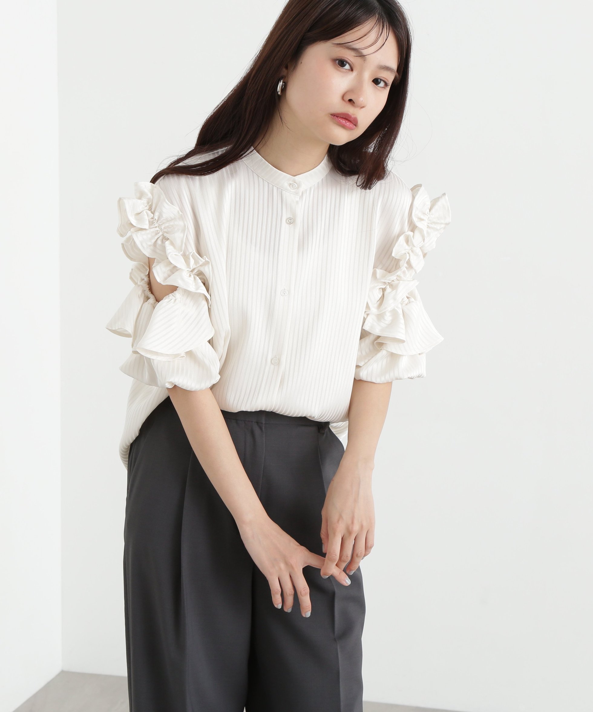 【エヌ ナチュラルビューティーベーシック/N.Natural Beauty basic】のラッフルスリーブブラウス インテリア・キッズ・メンズ・レディースファッション・服の通販 founy(ファニー) 　ファッション　Fashion　レディースファッション　WOMEN　トップス・カットソー　Tops/Tshirt　シャツ/ブラウス　Shirts/Blouses　カッティング　Cutting　コンシャス　Conscious　ストライプ　Stripe　フェミニン　Feminine　ラッフル　Raffle　オフ1|ID: prp329100004539303 ipo3291000000032295657