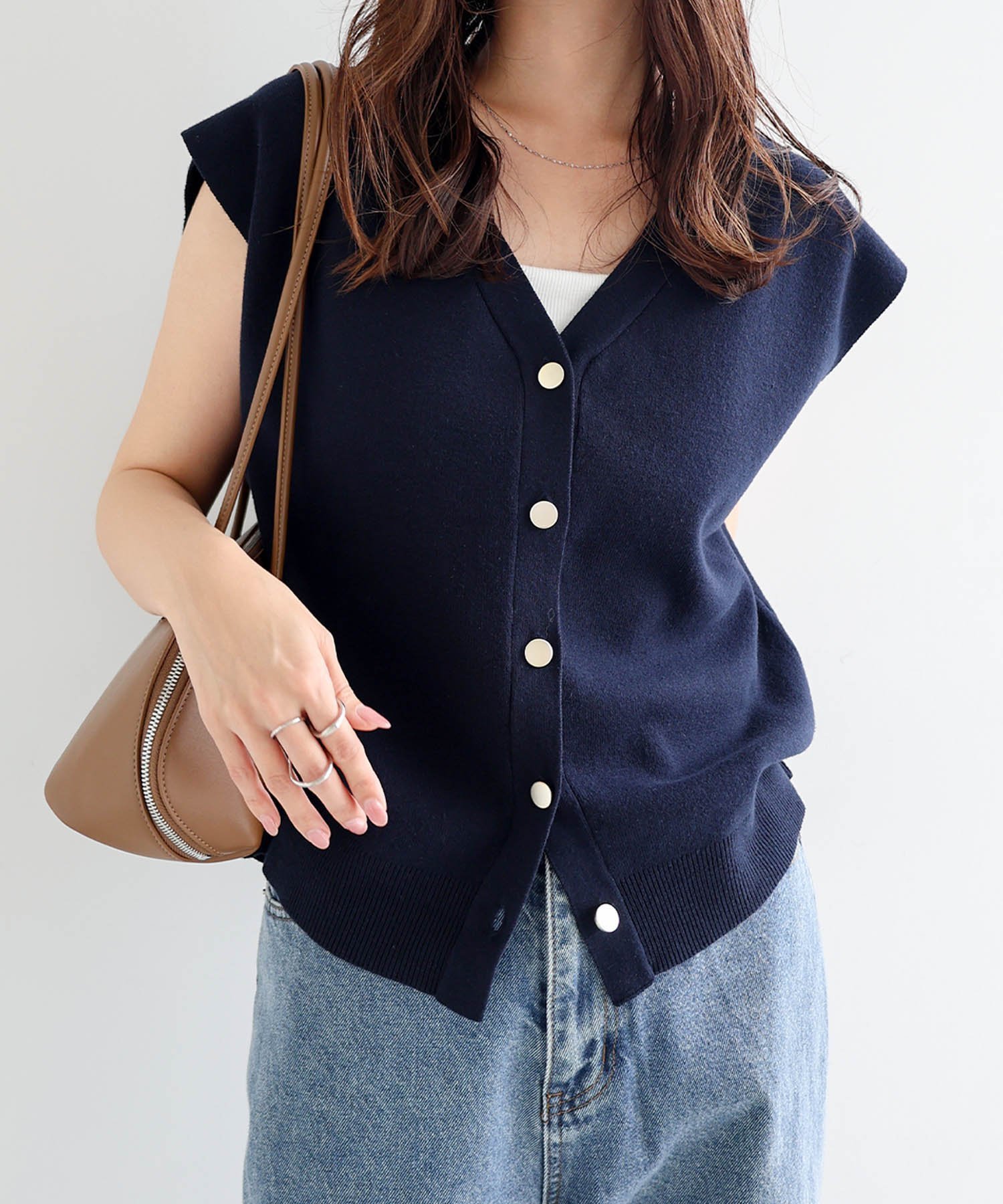 【その他のブランド/Other】のメタルボタン ノースリーブ ニット トップス インテリア・キッズ・メンズ・レディースファッション・服の通販 founy(ファニー) 　ファッション　Fashion　レディースファッション　Fashion for Women　トップス・カットソー　Cut & Sew Tops　ニット　Knit Tops & Sweaters　キャミソール&ノースリーブ　Camisoles & Sleeveless Tops　おすすめ　Recommended / Our Picks　シンプル　Simple, Minimal　ノースリーブ　Sleeveless, No-Sleeve　フロント　Front, Front Design　ベスト　Vest, Waistcoat　メタル　Metal, Metal Parts　ネイビー|ID: prp329100004539384 ipo3291000000032755273