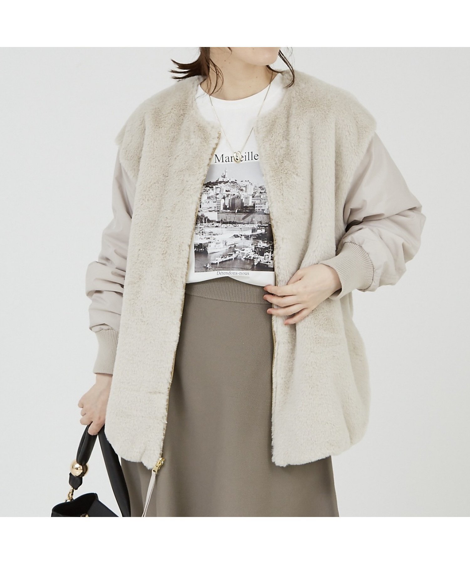【アバハウスマヴィ/abahouse mavie】のファーコンビリバーシブルブルゾン インテリア・キッズ・メンズ・レディースファッション・服の通販 founy(ファニー) 　ファッション　Fashion　レディースファッション　Fashion for Women　アウター　Coat / Outerwear Collection　ブルゾンジャケット・スポーティアウター　Blouson Jackets　インナー　Innerwear　コンビ　Combo, Combination Style　フェイクファー　Faux Fur, Imitation Fur　ポケット　Pocket, Pocket Detail　ミドル　Middle Length, Mid Height　リバーシブル　Reversible, Two-Sided　ロング　Long, Long-Length　防寒　Cold Protection, Winter-Ready　アイボリー|ID: prp329100004539665 ipo3291000000033243376