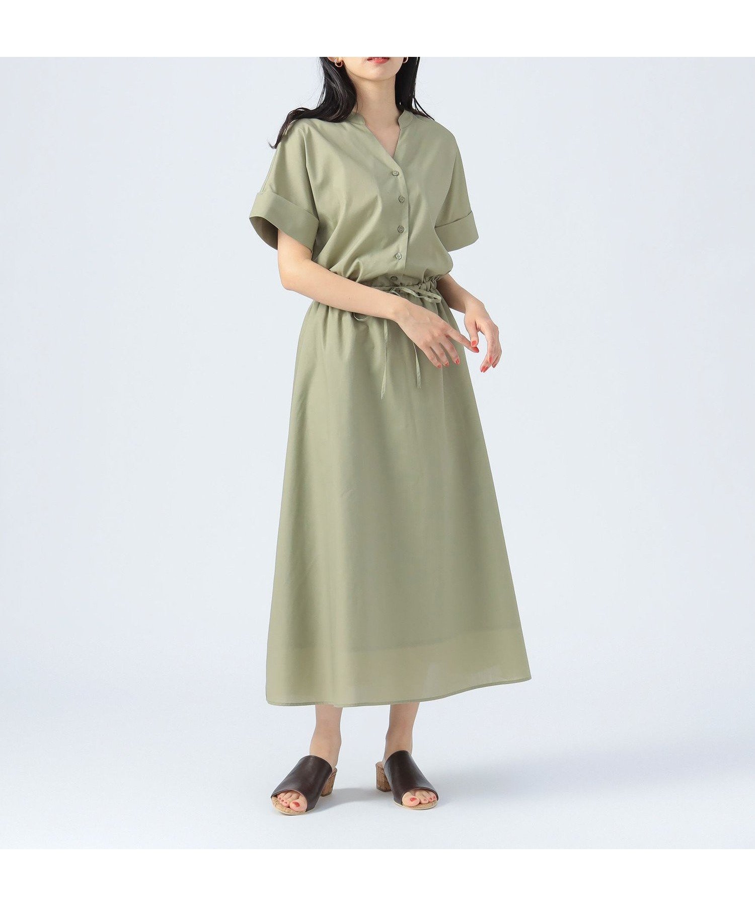【ビームス ハート/BEAMS HEART】の【洗濯機洗い可】スキッパー ドロスト ワンピース 25SS 半袖 インテリア・キッズ・メンズ・レディースファッション・服の通販 founy(ファニー) 　ファッション　Fashion　レディースファッション　Fashion for Women　ワンピース　Dresses　クール　Cool, Chic　サンダル　Sandals, Summer Shoes　シューズ　Shoes, Footwear　スキッパー　Skipper, Open Collar　スタイリッシュ　Stylish, Fashionable　スニーカー　Sneakers, Trainers　バランス　Balance, Style Balance　バレエ　Ballet, Ballet Style　半袖　Short Sleeve, Half Sleeve　リゾート　Resort, Vacation Style　おすすめ　Recommended / Our Picks　エレガント 上品　Elegant　ビジネス 仕事 通勤　Business / Work / Commuting　2025年　2025　2025春夏・S/S　Spring/Summer 2025 SS25　LIGHT OLIVE|ID: prp329100004539813 ipo3291000000032735196