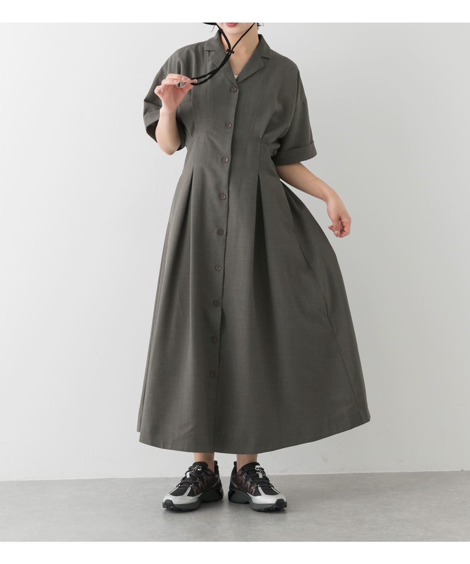 【センスオブプレイス/SENSE OF PLACE by URBAN RESEARCH】のウエストタックシャツワンピース インテリア・キッズ・メンズ・レディースファッション・服の通販 founy(ファニー) 　ファッション　Fashion　レディースファッション　WOMEN　ワンピース　Dress　シャツワンピース　Shirt Dresses　2025年　2025　2025春夏・S/S　Ss,Spring/Summer,2025　おすすめ　Recommend　夏　Summer　S/S・春夏　Ss・Spring/Summer　KHAKI|ID: prp329100004539821 ipo3291000000032077099