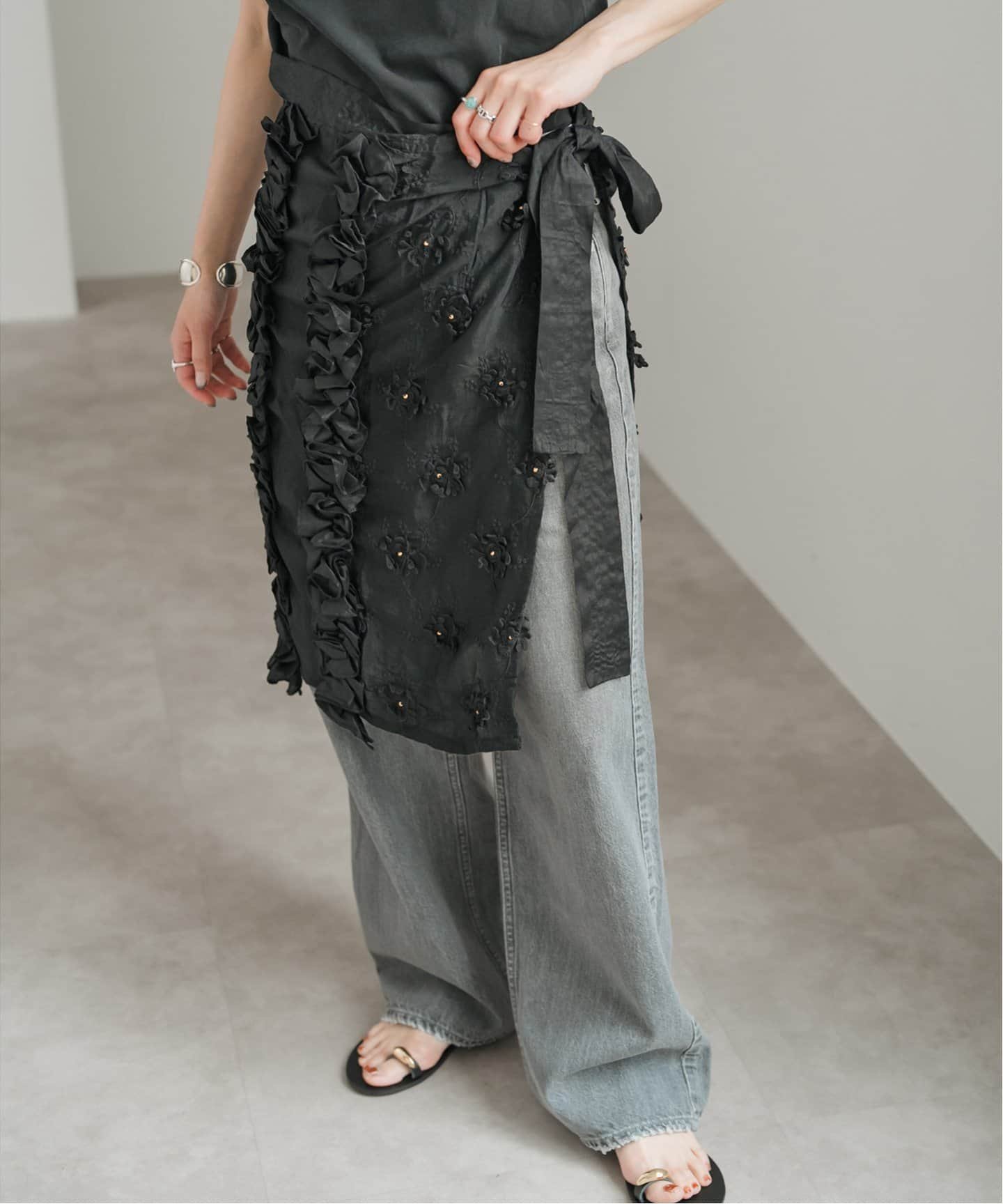 【スピック&スパン/Spick & Span】のcrinkle crinkle crinkle Frill rayon shantung apron skirt インテリア・キッズ・メンズ・レディースファッション・服の通販 founy(ファニー) 　ファッション　Fashion　レディースファッション　Fashion for Women　スカート　Skirts　ブラック|ID: prp329100004539980 ipo3291000000033079470