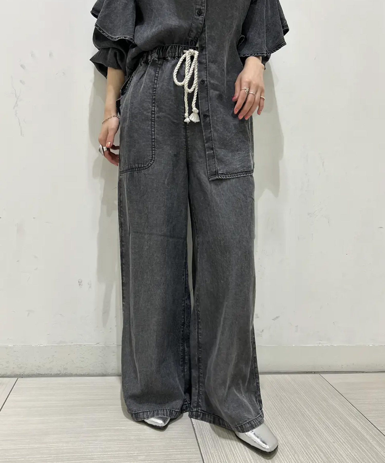 【ローズバッド/ROSE BUD】のLIGHT OZ DENIM PANTS インテリア・キッズ・メンズ・レディースファッション・服の通販 founy(ファニー) 　ファッション　Fashion　レディースファッション　Fashion for Women　パンツ　Pants & Trousers　デニムパンツ・ジーンズ・美脚デニム　Denim Jeans & Pants　スタンダード　Standard, Basic　デニム　Denim, Jeans Material　バランス　Balance, Style Balance　ワイド　Wide, Wide Fit　BLACK|ID: prp329100004540023 ipo3291000000033091424