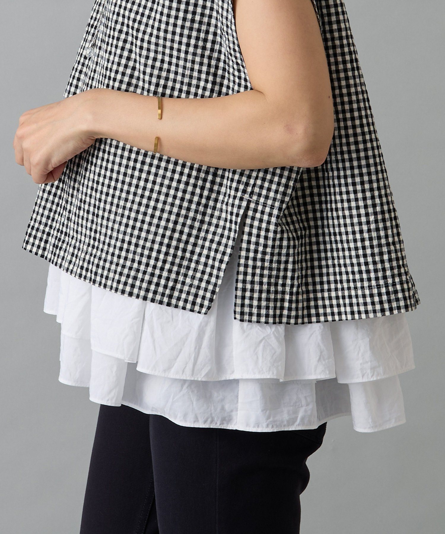 【その他のブランド/Other】のギャザーペプラムノースリーブブラウス 人気、トレンドファッション・服の通販 founy(ファニー) 　ファッション　Fashion　レディースファッション　Fashion for Women　トップス・カットソー　Cut & Sew Tops　キャミソール&ノースリーブ　Camisoles & Sleeveless Tops　シャツ・ブラウス・オフィスカジュアル　Elegant Blouses & Button-Ups　おすすめ　Recommended / Our Picks　オーガンジー　Organza Fabric　カーディガン　Cardigan, Knitwear　ペプラム　Peplum, Flared Hem　 other-1|ID: prp329100004540102 ipo3291000000032652779