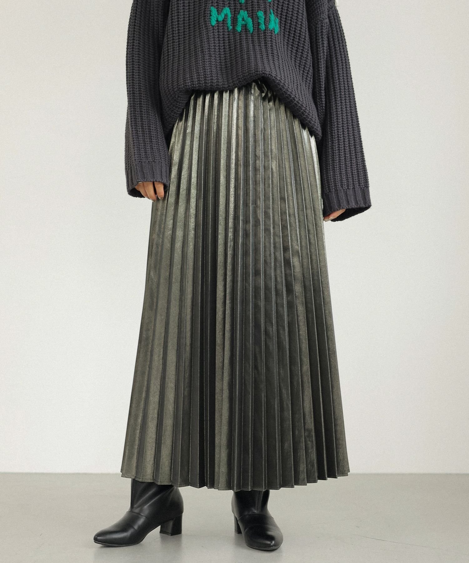 【レプシィム ローリーズファーム/LEPSIM LOWRYS FARM】のグリッタープリーツスカート インテリア・キッズ・メンズ・レディースファッション・服の通販 founy(ファニー) 　ファッション　Fashion　レディースファッション　WOMEN　スカート　Skirt　プリーツスカート　Pleated Skirts　おすすめ　Recommend　コーティング　Coating　スウェット　Sweat　プリーツ　Pleats　カーキ77|ID: prp329100004540117 ipo3291000000032078921