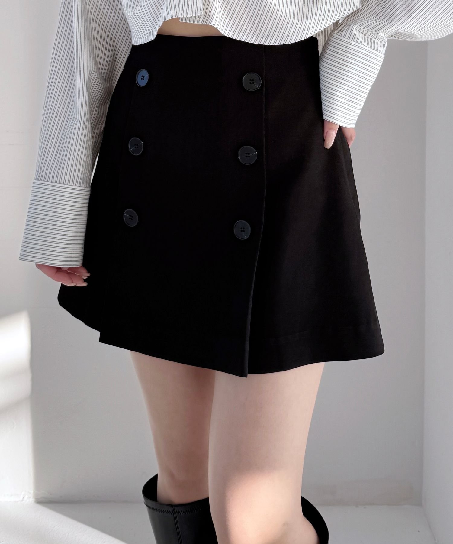 【ヘザー/Heather】のフロントボタンミニスカート インテリア・キッズ・メンズ・レディースファッション・服の通販 founy(ファニー) 　ファッション　Fashion　レディースファッション　WOMEN　スカート　Skirt　ミニスカート　Mini Skirts　クロップド　Cropped　チュニック　Tunic　フィット　Fit　フロント　Front　ミニスカート　Mini Skirt　台形　Trapezoid　ブラック|ID: prp329100004540152 ipo3291000000032304435