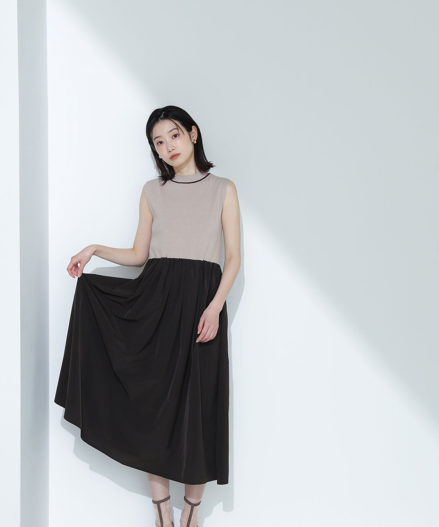 【ナチュラル ビューティー ベーシック/NATURAL BEAUTY BASIC】のタフタドッキングニットワンピース インテリア・キッズ・メンズ・レディースファッション・服の通販 founy(ファニー) 　ファッション　Fashion　レディースファッション　Ladies' Fashion Online　ワンピース　Dress　ニットワンピース　Knit Dresses　タフタ　Taffeta　ドッキング　Docking　ハイネック　High Neck　フェミニン　Feminine　ボーダー　Border　無地　Plain Color　ブラウン×ベージュ2|ID: prp329100004540179 ipo3291000000032653682