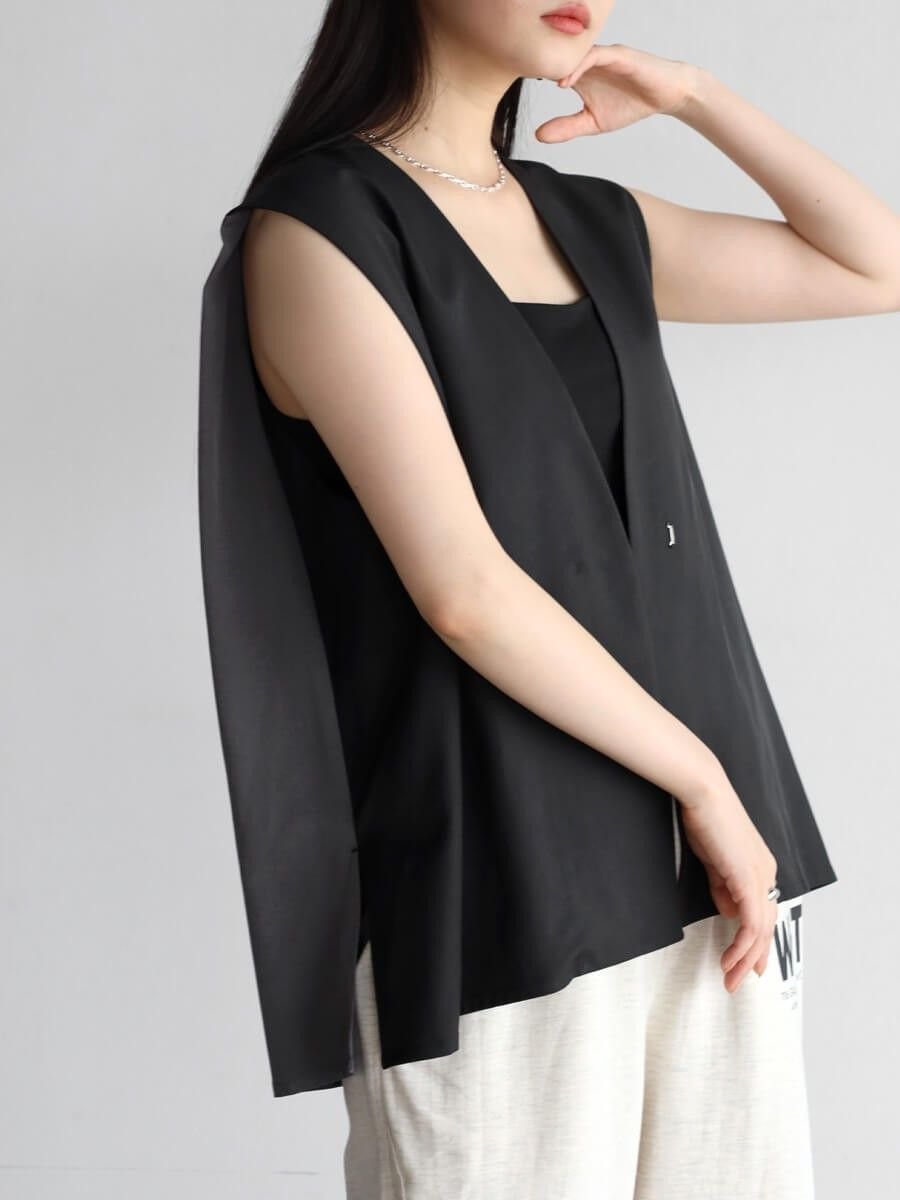 【ラシュッド/LASUD】のバイカラージレ インテリア・キッズ・メンズ・レディースファッション・服の通販 founy(ファニー) 　ファッション　Fashion　レディースファッション　Fashion for Women　アウター　Coat / Outerwear Collection　トップス・カットソー　Cut & Sew Tops　ベスト&ジレ / 重ね着スタイル　Vests & Gilets　2023年　2023　2023春夏・S/S　Spring/Summer 2023 SS23　おすすめ　Recommended / Our Picks　キャミソール　Camisole, Spaghetti Strap Top　スリット　Slit, Slit Detail　タンク　Tank Top, Sleeveless Top　トレンド　Trend, Trending Now　ブラック|ID: prp329100004540447 ipo3291000000032450392