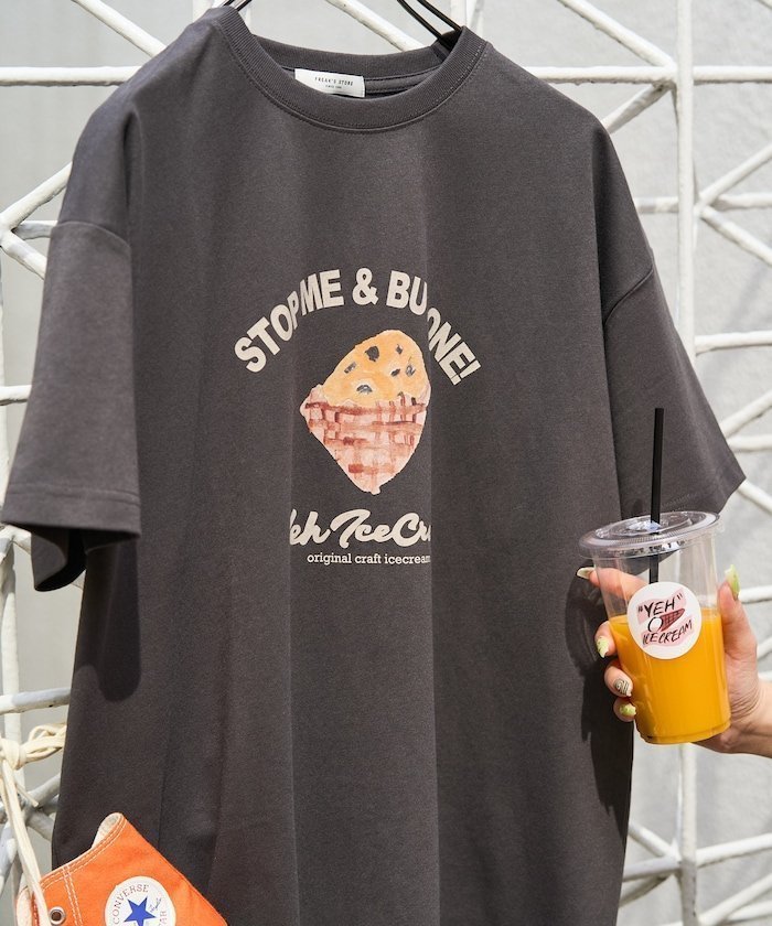 【フリークスストア/FREAK'S STORE】のYEH ice cream フロント ロゴ 半袖 Tシャツ【限定展開】 25SS インテリア・キッズ・メンズ・レディースファッション・服の通販 founy(ファニー) 　ファッション　Fashion　レディースファッション　WOMEN　トップス・カットソー　Tops/Tshirt　シャツ/ブラウス　Shirts/Blouses　ロング / Tシャツ　T-Shirts　イラスト　Illustration　洗える　Washable　サンダル　Sandals　スペシャル　Special　デニム　Denim　定番　Standard　人気　Popularity　ビッグ　Big　フロント　Front　プリント　Print　ベーシック　Basic　ペイズリー　Paisley　ボトム　Bottom　半袖　Short Sleeve　ミリタリー　Military　レオパード　Leopard　S/S・春夏　Ss・Spring/Summer　おすすめ　Recommend　夏　Summer　2025年　2025　2025春夏・S/S　Ss,Spring/Summer,2025　ブラック|ID: prp329100004540456 ipo3291000000032081000