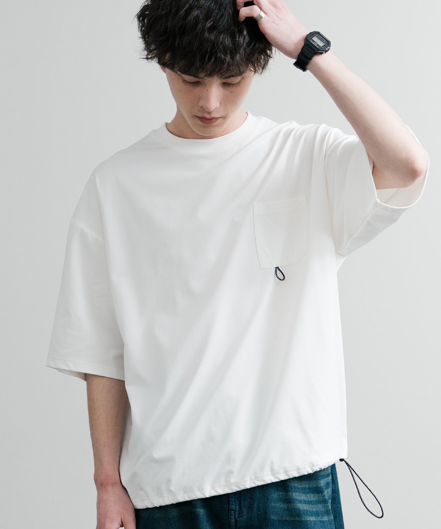 【ロッキーモンロー/Rocky Monroe】のUVカットTECHドローコードビッグTシャツ インテリア・キッズ・メンズ・レディースファッション・服の通販 founy(ファニー) 　ファッション　Fashion　レディースファッション　WOMEN　トップス・カットソー　Tops/Tshirt　シャツ/ブラウス　Shirts/Blouses　ロング / Tシャツ　T-Shirts　グラス　Glass　サングラス　Sunglasses　ショルダー　Shoulder　ストレッチ　Stretch　ドロップ　Drop　ドローコード　Draw Cord　バランス　Balance　ブロック　Block　ポケット　Pocket　メガネ　Glasses　メンズ　Mens　リラックス　Relax　ワイド　Wide　再入荷　Restock/Back In Stock/Re Arrival　おすすめ　Recommend　1.ホワイト|ID: prp329100004540472 ipo3291000000032384019