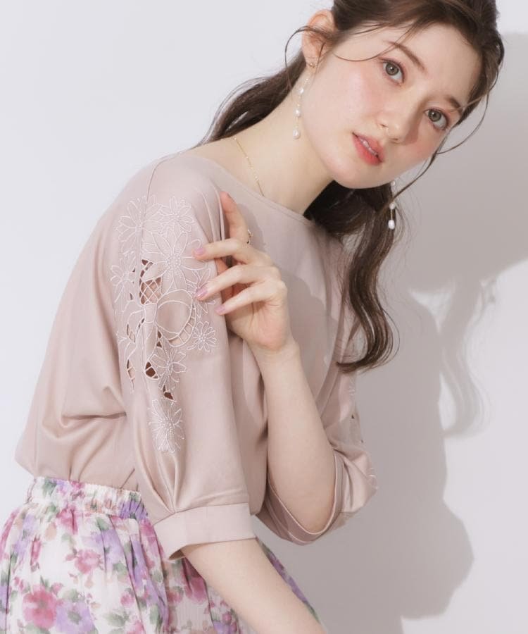 【クチュール ブローチ/Couture Brooch】の【接触冷感・洗える・UV機能付き・二の腕カバー】デイジー リボン エンブロドルマントップス インテリア・キッズ・メンズ・レディースファッション・服の通販 founy(ファニー) 　ファッション　Fashion　レディースファッション　WOMEN　トップス・カットソー　Tops/Tshirt　おすすめ　Recommend　シルケット　Mercerization　リボン　Ribbon　夏　Summer　洗える　Washable　ライトピンク|ID: prp329100004540487 ipo3291000000032358888