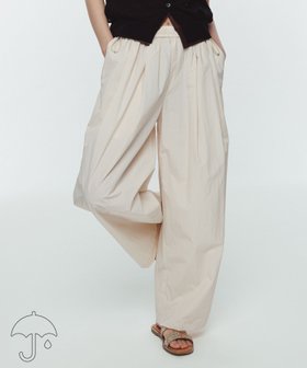 【アダム エ ロペ/ADAM ET ROPE'】 【定番人気】撥水ナイロンイージーパンツ人気、トレンドファッション・服の通販 founy(ファニー) ファッション Fashion レディースファッション Fashion for Women パンツ Pants & Trousers 春 Spring ギャザー Gathered, Ruffled コンパクト Compact, Small Size サンダル Sandals, Summer Shoes シューズ Shoes, Footwear ストライプ Stripe, Striped Pattern スニーカー Sneakers, Trainers 定番 Standard, Basic Item 人気 Popular, Best Seller ビーチ Beach, Seaside フラット Flat, Flat Shoes フロント Front, Front Design ポケット Pocket, Pocket Detail メタル Metal, Metal Parts 無地 Plain, Solid Color リラックス Relax, Relaxed Fit ルーズ Loose, Oversized ワイド Wide, Wide Fit S/S・春夏 SS, Spring/Summer, Warm Season おすすめ Recommended / Our Picks 夏 Summer 2025年 2025 2025春夏・S/S Spring/Summer 2025 SS25 |ID:prp329100004540505