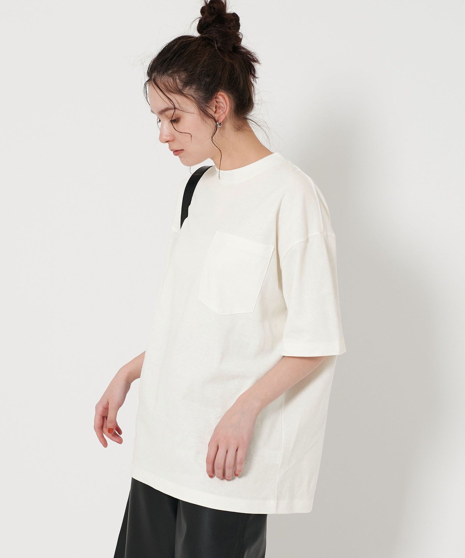 【ビューティ&ユース ユナイテッドアローズ/BEAUTY&YOUTH / UNITED ARROWS】のコットン ポケット ビッグTシャツ インテリア・キッズ・メンズ・レディースファッション・服の通販 founy(ファニー) 　ファッション　Fashion　レディースファッション　Ladies' Fashion Online　トップス・カットソー　Tops/Tshirt　シャツ/ブラウス　Shirts/Blouses　ロング / Tシャツ　T-Shirts　おすすめ　Recommend　シンプル　Simple　トレンド　Trend　ビッグ　Big　フォルム　Form　ボトム　Bottom　ポケット　Pocket　レギンス　Leggings　WHITE|ID: prp329100004540582 ipo3291000000032607101