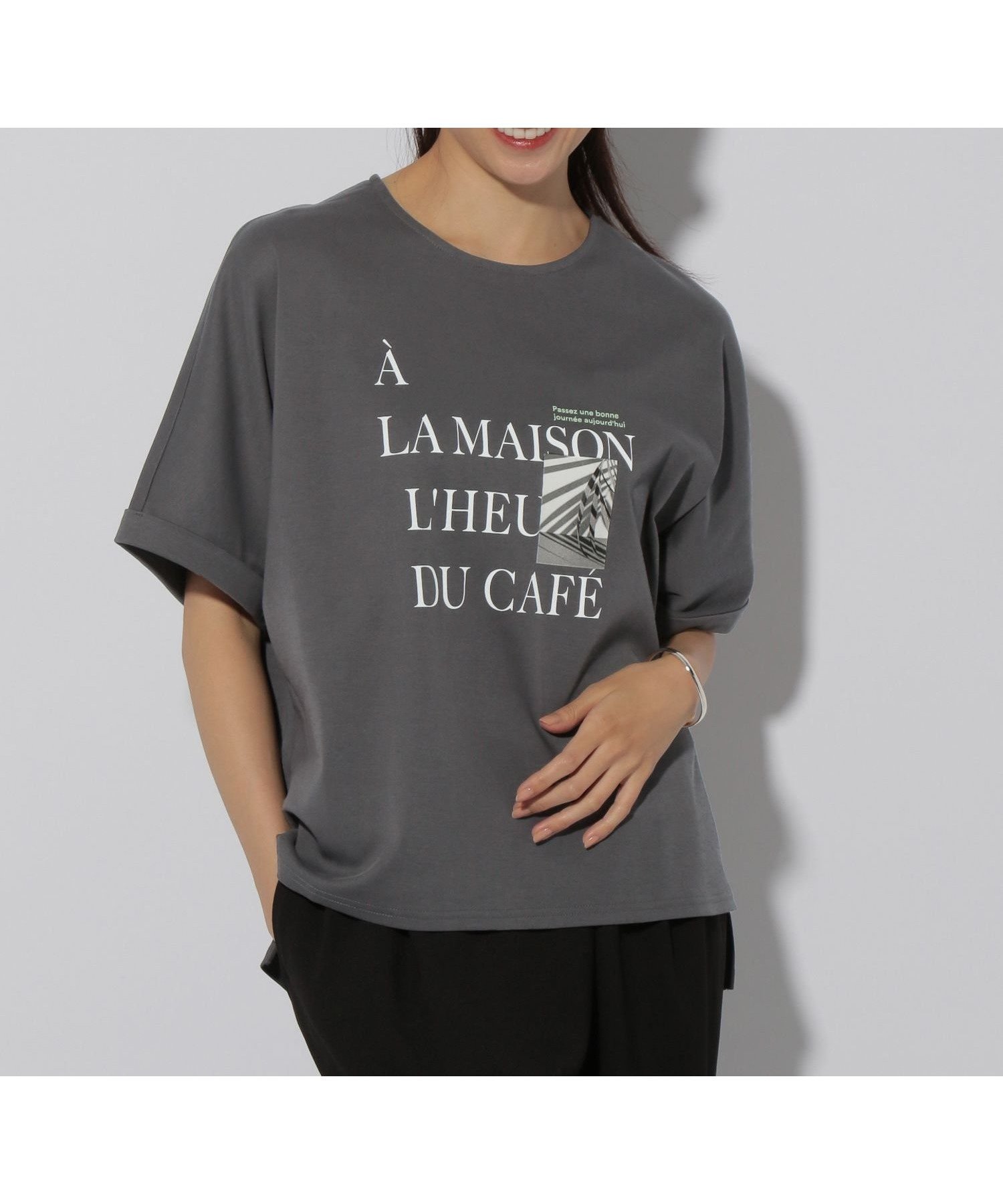 【エルーラ/Elura】のサマ見えリラックスTシャツ/318893 インテリア・キッズ・メンズ・レディースファッション・服の通販 founy(ファニー) 　ファッション　Fashion　レディースファッション　WOMEN　トップス・カットソー　Tops/Tshirt　シャツ/ブラウス　Shirts/Blouses　ロング / Tシャツ　T-Shirts　デコルテ　Decolletage　定番　Standard　バランス　Balance　フレア　Flare　リラックス　Relax　ワイド　Wide　再入荷　Restock/Back In Stock/Re Arrival　おすすめ　Recommend　夏　Summer　チャコールGR18|ID: prp329100004540621 ipo3291000000032082221