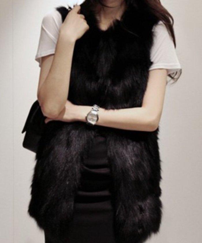 【その他のブランド/Other】のFAKE FUR VEST インテリア・キッズ・メンズ・レディースファッション・服の通販 founy(ファニー) https://founy.com/ ファッション Fashion レディースファッション Fashion for Women アウター Coat / Outerwear Collection トップス・カットソー Cut & Sew Tops ベスト&ジレ / 重ね着スタイル Vests & Gilets おすすめ Recommended / Our Picks キルティング Quilted, Quilting フェイクファー Faux Fur, Imitation Fur ベスト Vest, Waistcoat ボトム Bottoms, Lower Wear ポケット Pocket, Pocket Detail マキシ Maxi, Full Length ミドル Middle Length, Mid Height リアル Real, Realistic ワイド Wide, Wide Fit 再入荷 Restock / Back in Stock A/W・秋冬 Autumn/Winter 防寒 Cold Protection, Winter-Ready |ID: prp329100004540785 ipo3291000000032714139