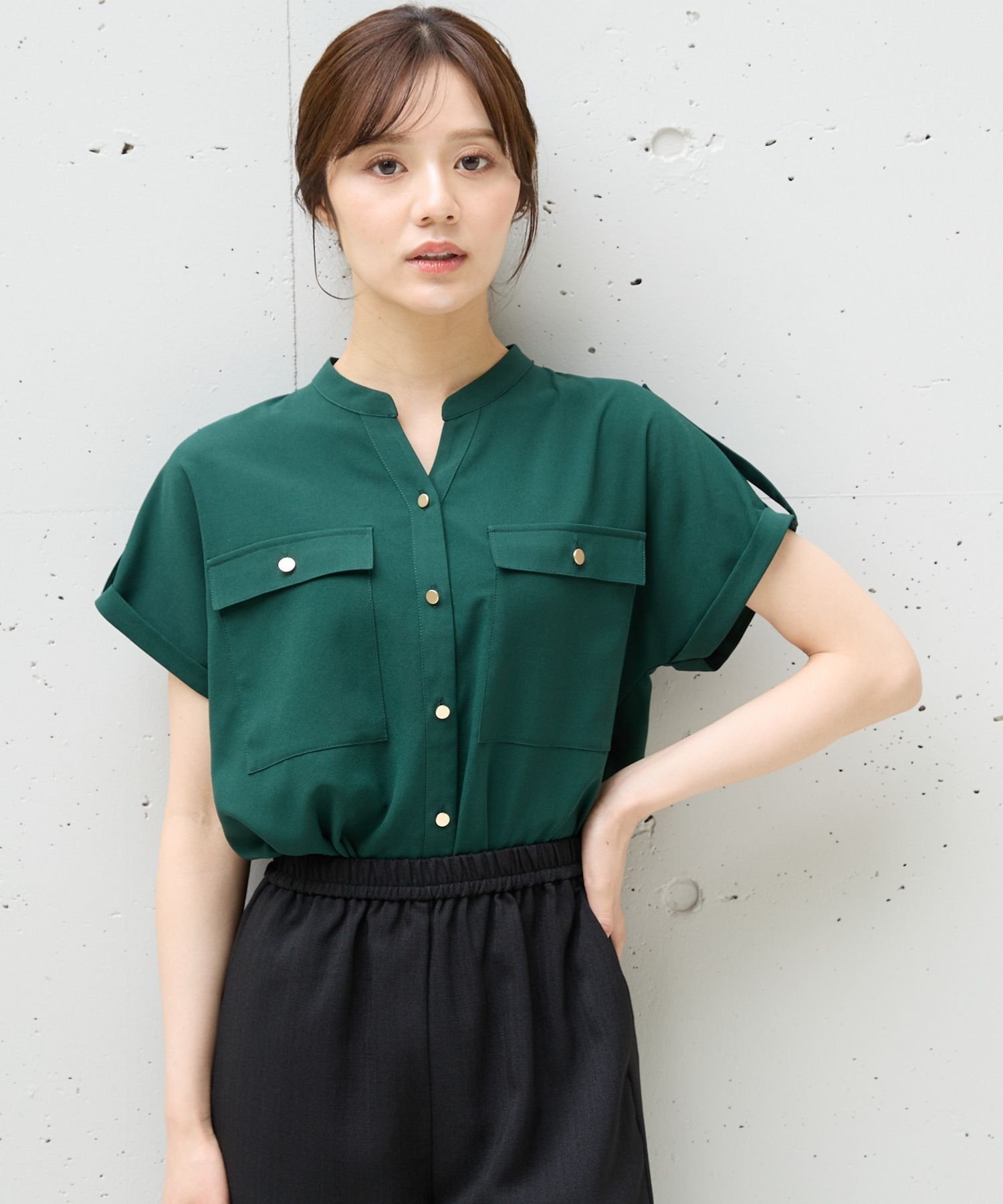 【アンデミュウ/Andemiu】のキンボタンサファリシャツ インテリア・キッズ・メンズ・レディースファッション・服の通販 founy(ファニー) 　ファッション　Fashion　レディースファッション　Fashion for Women　トップス・カットソー　Cut & Sew Tops　シャツ・ブラウス・オフィスカジュアル　Elegant Blouses & Button-Ups　おすすめ　Recommended / Our Picks　スキッパー　Skipper, Open Collar　デニム　Denim, Jeans Material　ハーフ　Half, Half-Length　フレア　Flare, Flared　フレンチ　French, French Style　ボトム　Bottoms, Lower Wear　ポケット　Pocket, Pocket Detail　夏　Summer　ダークグリーンWEB限定|ID: prp329100004540801 ipo3291000000032715176