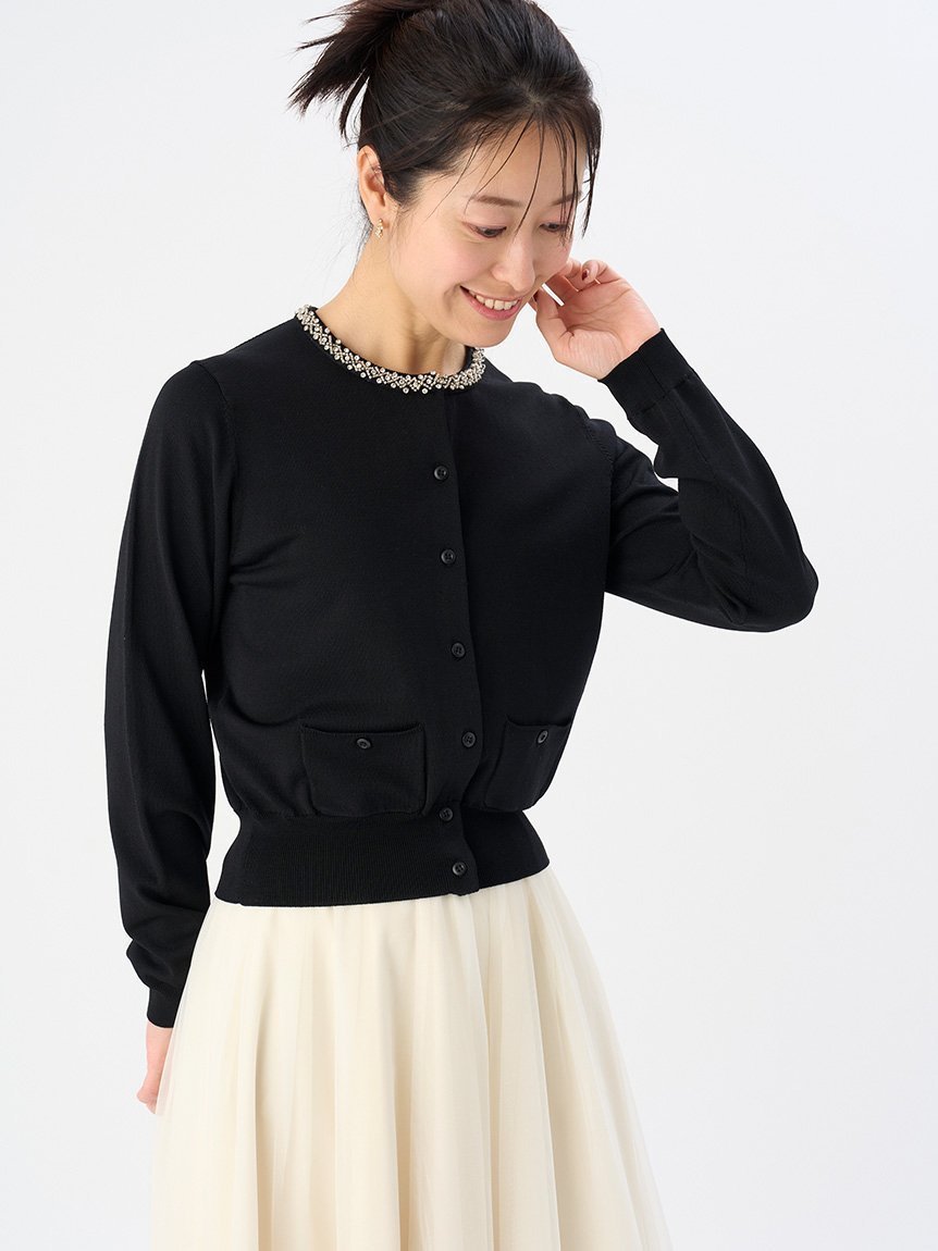 【セルフォード/CELFORD】のシルクブレンドビジューネックカーディガン インテリア・キッズ・メンズ・レディースファッション・服の通販 founy(ファニー) 　ファッション　Fashion　レディースファッション　Fashion for Women　トップス・カットソー　Cut & Sew Tops　カーディガン・羽織り　Layered Style Cardigans　シルク　Silk, 100% Silk　デニム　Denim, Jeans Material　ビジュー　Bijou, Jewel-like Accent　ポケット　Pocket, Pocket Detail　リュクス　Luxury, Elegant, High-End, Chic　エレガント 上品　Elegant　BLK[009]|ID: prp329100004540916 ipo3291000000033013213