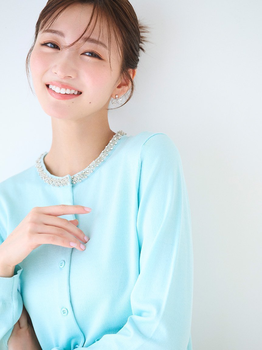 【セルフォード/CELFORD】のシルクブレンドビジューネックカーディガン インテリア・キッズ・メンズ・レディースファッション・服の通販 founy(ファニー) 　ファッション　Fashion　レディースファッション　Fashion for Women　トップス・カットソー　Cut & Sew Tops　カーディガン・羽織り　Layered Style Cardigans　シルク　Silk, 100% Silk　デニム　Denim, Jeans Material　ビジュー　Bijou, Jewel-like Accent　ポケット　Pocket, Pocket Detail　リュクス　Luxury, Elegant, High-End, Chic　エレガント 上品　Elegant　TUQ[085]|ID: prp329100004540916 ipo3291000000033013215