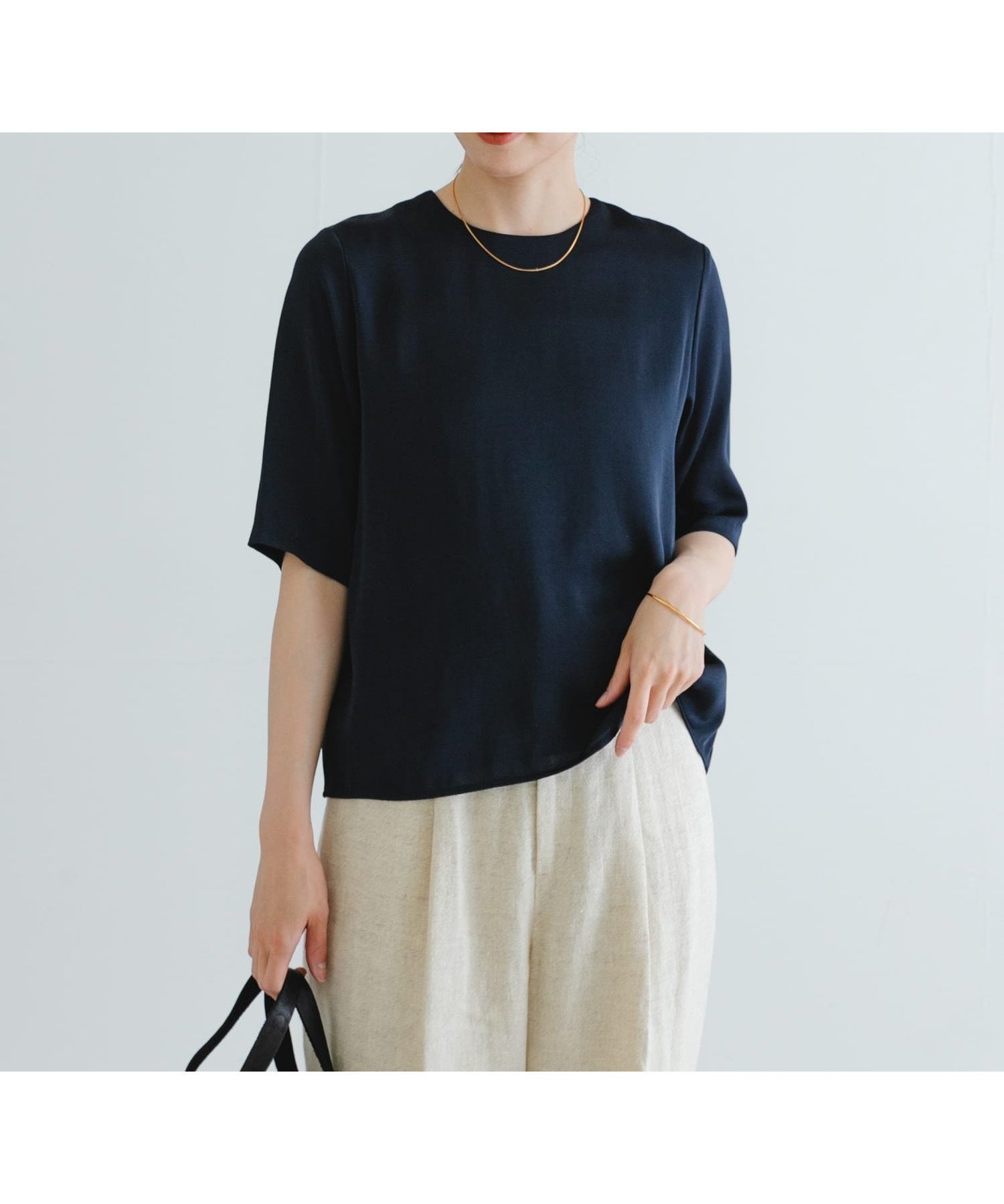 【アーバンリサーチ/URBAN RESEARCH】のハーフスリーブサテンブラウス インテリア・キッズ・メンズ・レディースファッション・服の通販 founy(ファニー) 　ファッション　Fashion　レディースファッション　Ladies' Fashion Online　トップス・カットソー　Tops/Tshirt　シャツ/ブラウス　Shirts/Blouses　2025年　2025　2025春夏・S/S　Ss,Spring/Summer,2025　サテン　Satin　ジャケット　Jacket　デニム　Denim　ネックレス　Necklace　ボックス　Box　エレガント 上品　Elegant　ビジネス 仕事 通勤　Business　夏　Summer　S/S・春夏　Ss・Spring/Summer　NAVY|ID: prp329100004540932 ipo3291000000032661227