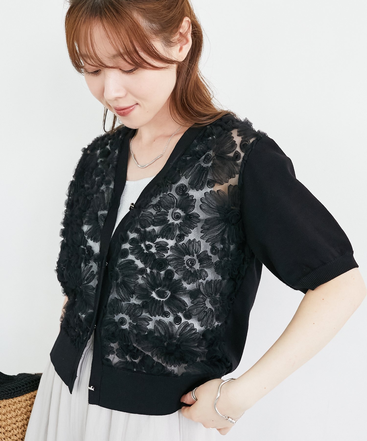 【ルクールブラン/le.coeur blanc】の《追加生産決定!》チュール刺繍ハーフスリーブカーディガン インテリア・キッズ・メンズ・レディースファッション・服の通販 founy(ファニー) 　ファッション　Fashion　レディースファッション　WOMEN　トップス・カットソー　Tops/Tshirt　カーディガン　Cardigans　おすすめ　Recommend　カーディガン　Cardigan　スリーブ　Sleeve　チュール　Tulle　デニム　Denim　ハーフ　Half　フェミニン　Feminine　フラワー　Flower　ミックス　Mix　モチーフ　Motif　夏　Summer　ブラック|ID: prp329100004540976 ipo3291000000032212023