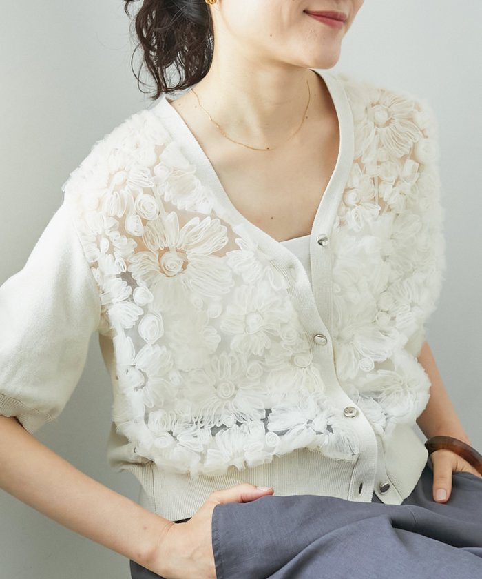 【ルクールブラン/le.coeur blanc】のチュール刺繍ハーフスリーブカーディガン インテリア・キッズ・メンズ・レディースファッション・服の通販 founy(ファニー) https://founy.com/ ファッション Fashion レディースファッション Fashion for Women トップス・カットソー Cut & Sew Tops カーディガン・羽織り Layered Style Cardigans おすすめ Recommended / Our Picks ウェーブ Wavy Pattern カーディガン Cardigan, Knitwear コンパクト Compact, Small Size ストレート Straight, Straight Cut スリーブ Sleeve, Long Sleeve / Short Sleeve チュール Tulip, Tulip Motif デニム Denim, Jeans Material ハーフ Half, Half-Length フェミニン Feminine, Girly フラワー Flower, Floral ボトム Bottoms, Lower Wear ミックス Mix, Mixed Style モチーフ Motif, Design Theme 夏 Summer |ID: prp329100004540976 ipo3291000000032724317